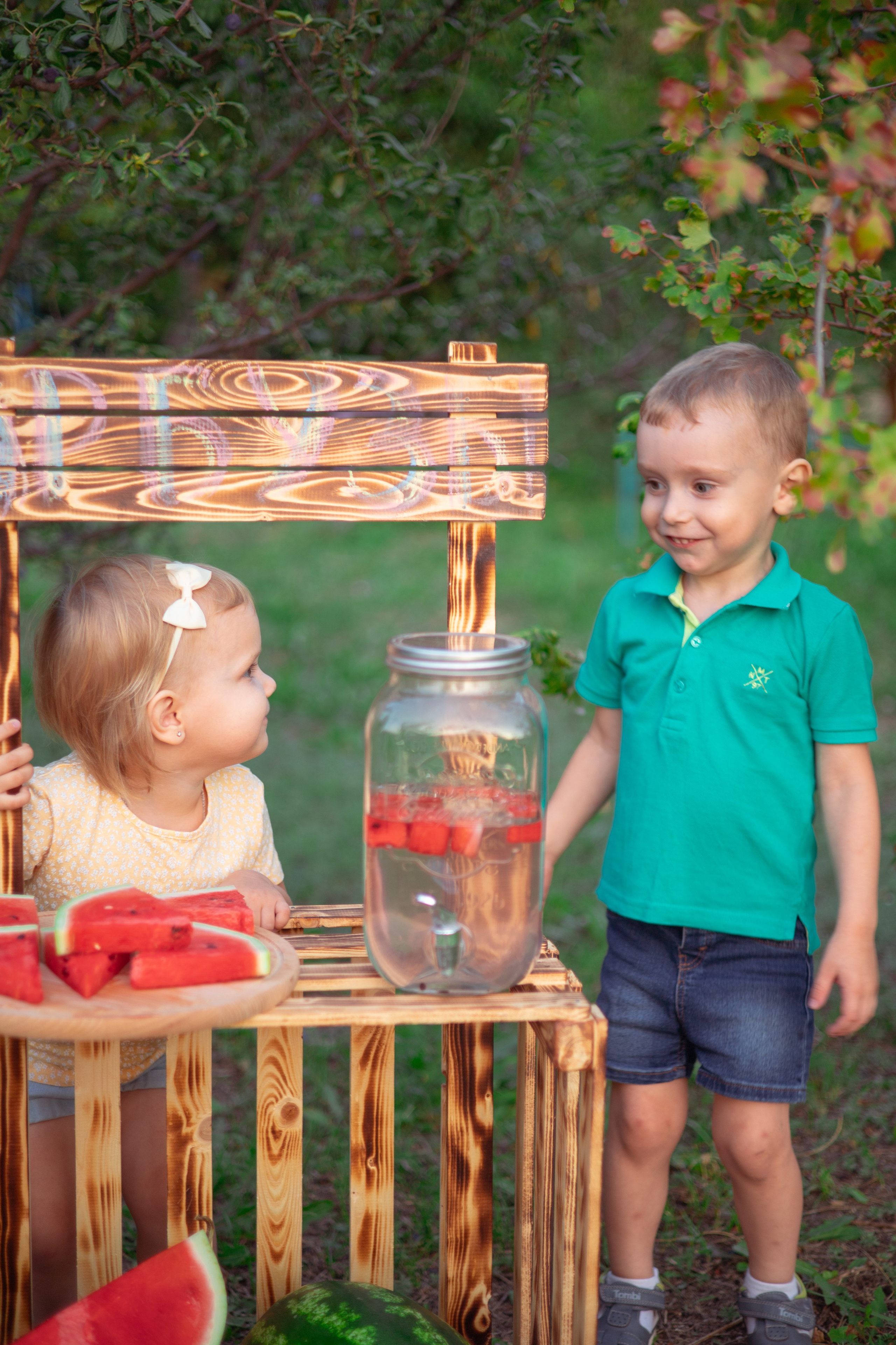 Полина и Даня арбузы. Семейный и детский фотограф в Михайловке Татьяна Лестьева