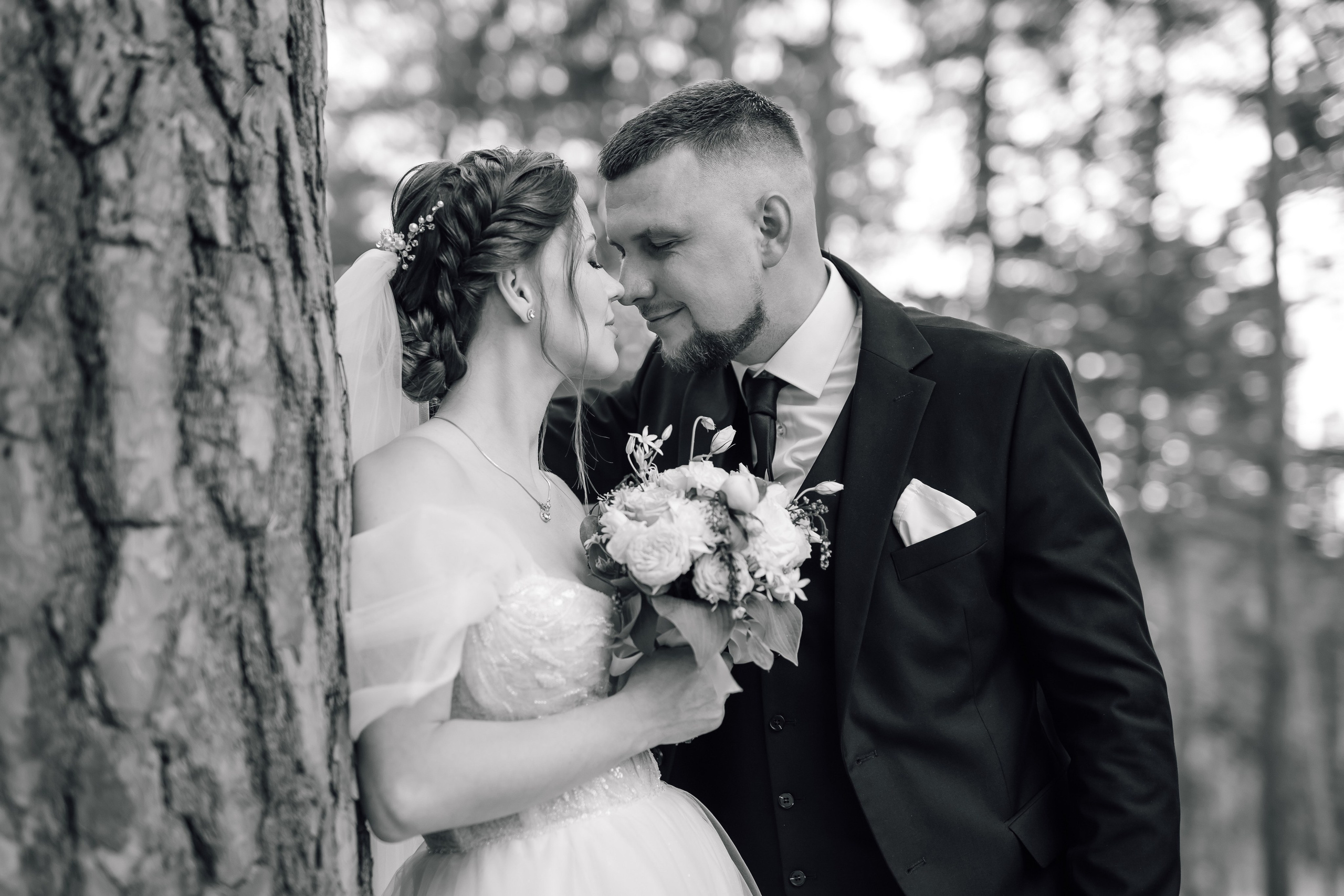 Свадебный день Яны и Максима, прогулка в лесу, Картинная галерея в Тамбове. Свадебный фотограф в Тамбове Павел Четвертков