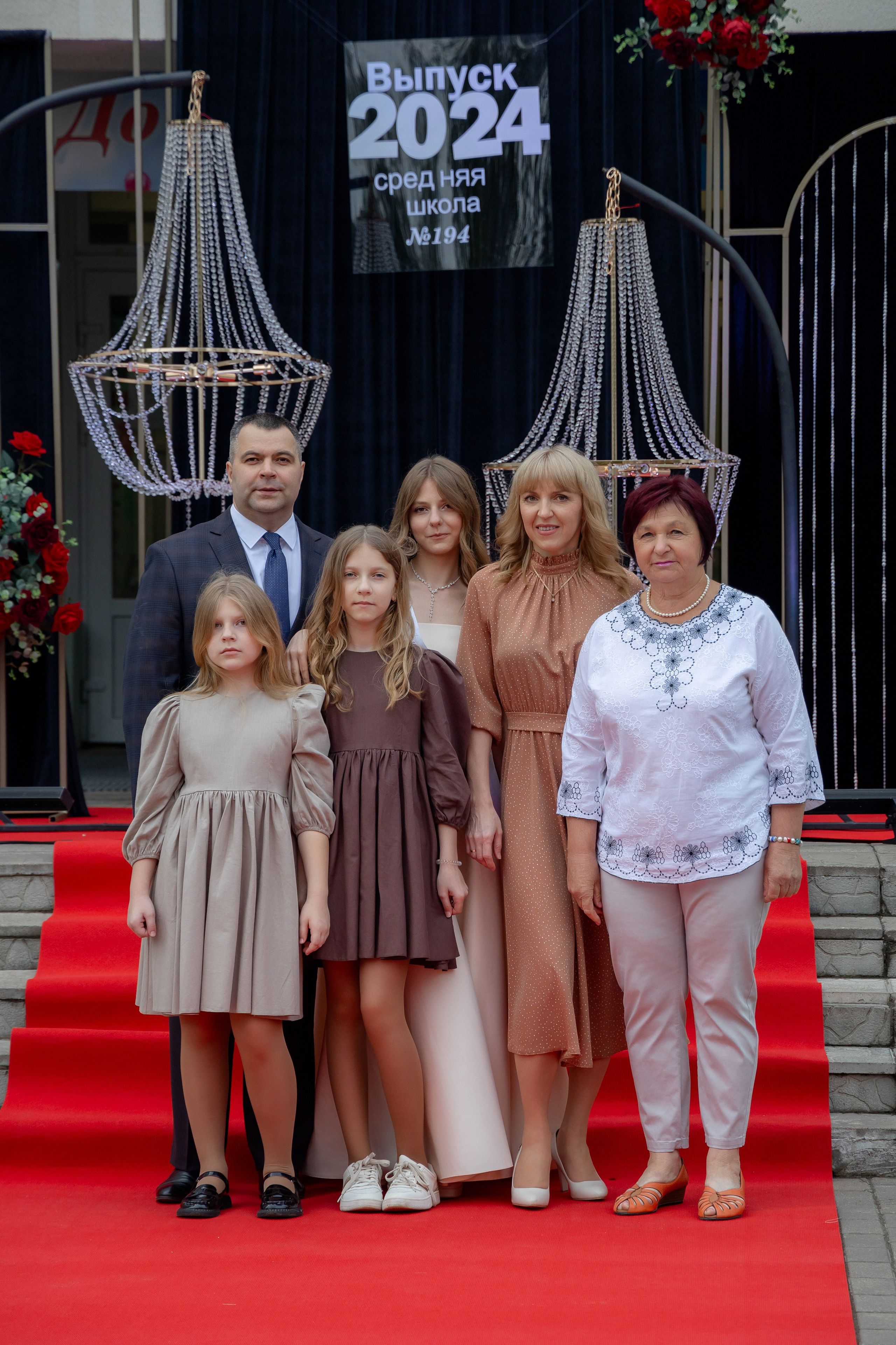 Школьный выпускной 2024 год в Соколе (Минск). Свадебный фотограф в Минске/Беларуси Сергей Спиридонов