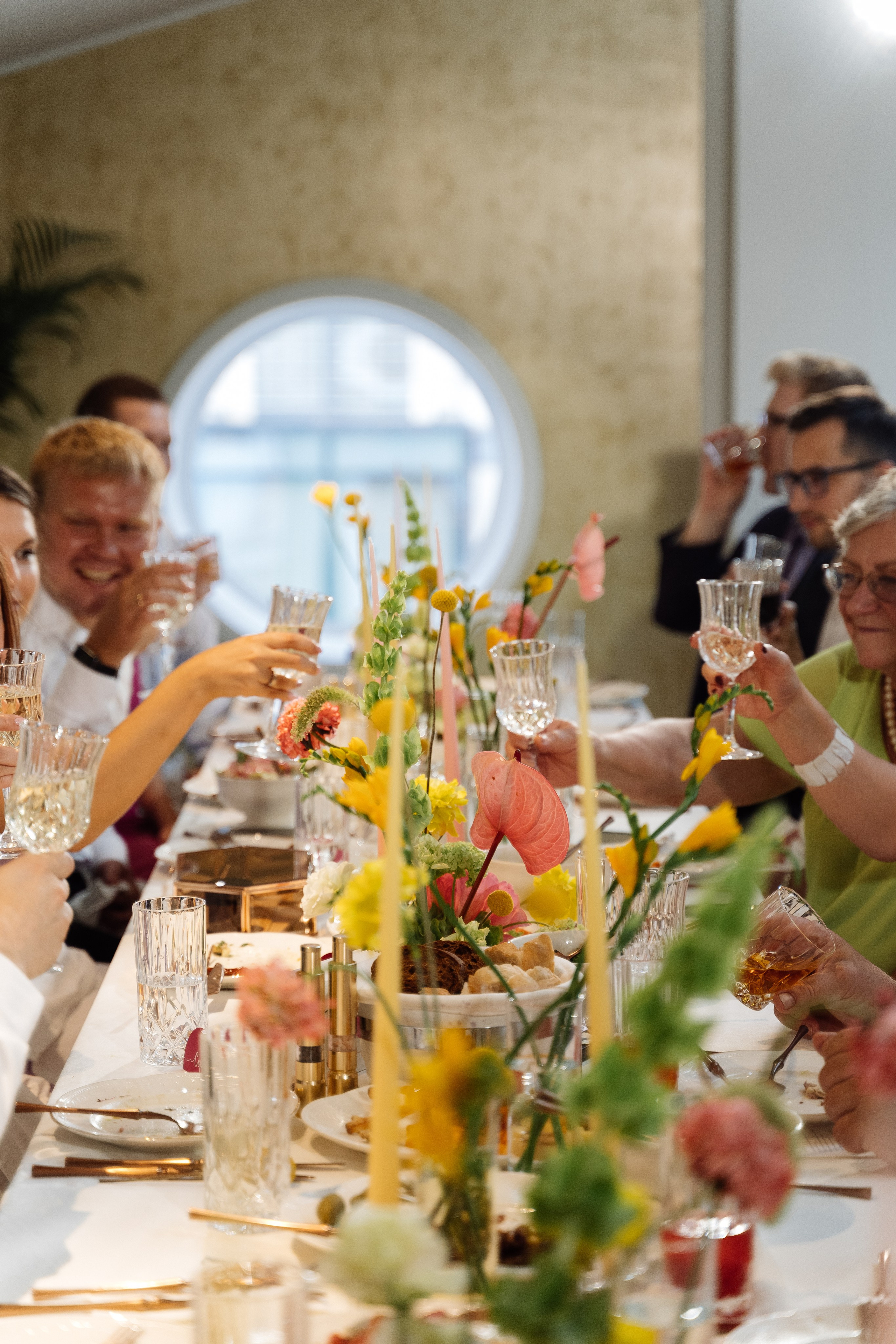 Свадьба на крыше Петербурга. Свадебный фотограф организатор в Санкт-Петербурге Ассоль Опарина