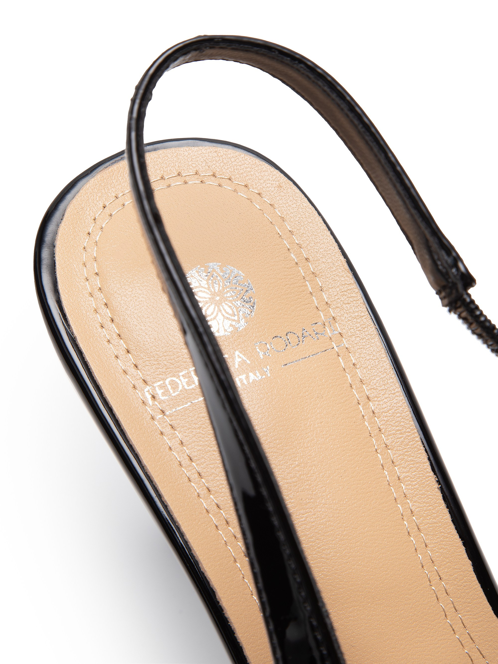 Каталожная фотография обуви. Фотограф в Москве Егор Гончаров