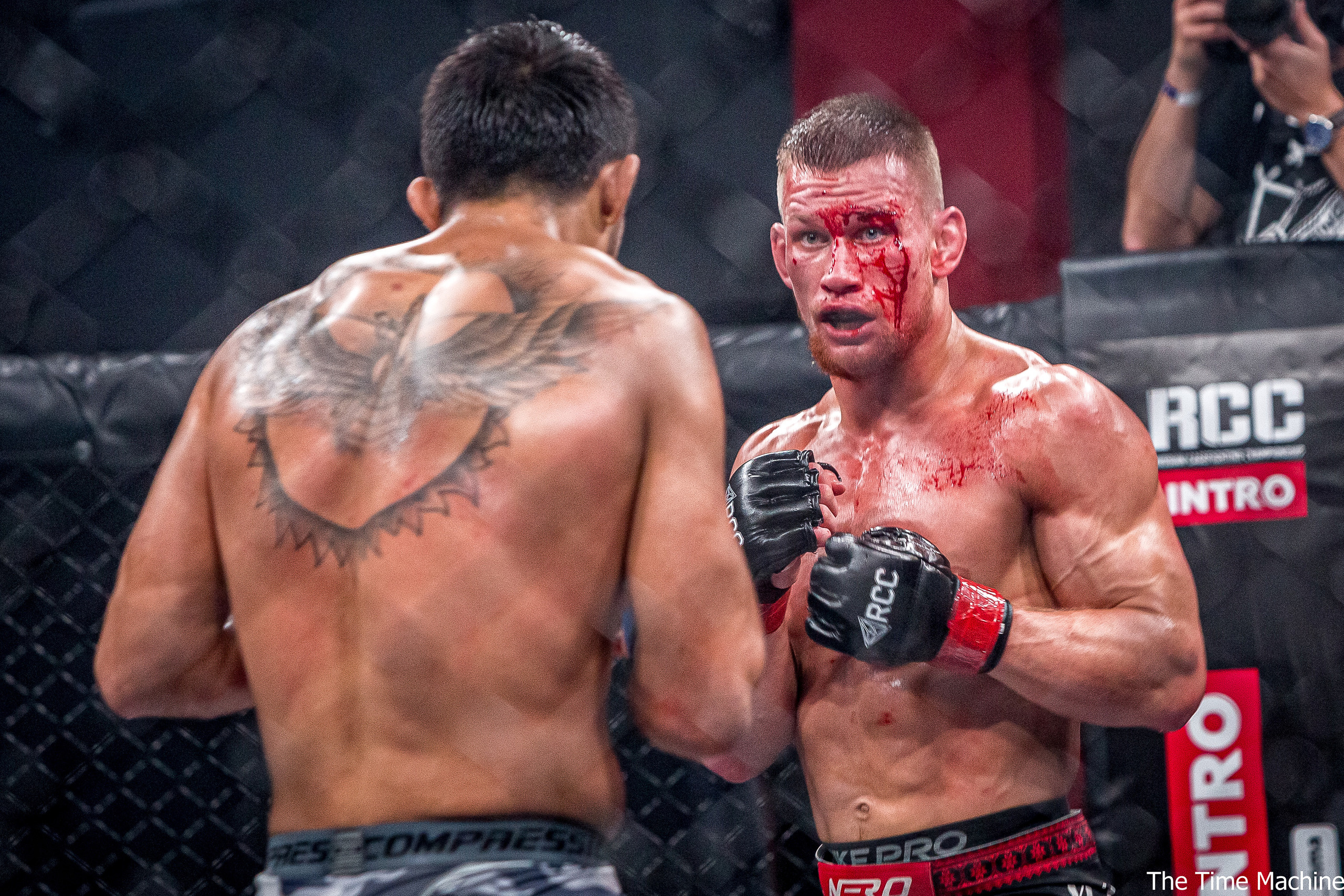 СПОРТ. Фотограф для маркетплейсов Михаил Бове