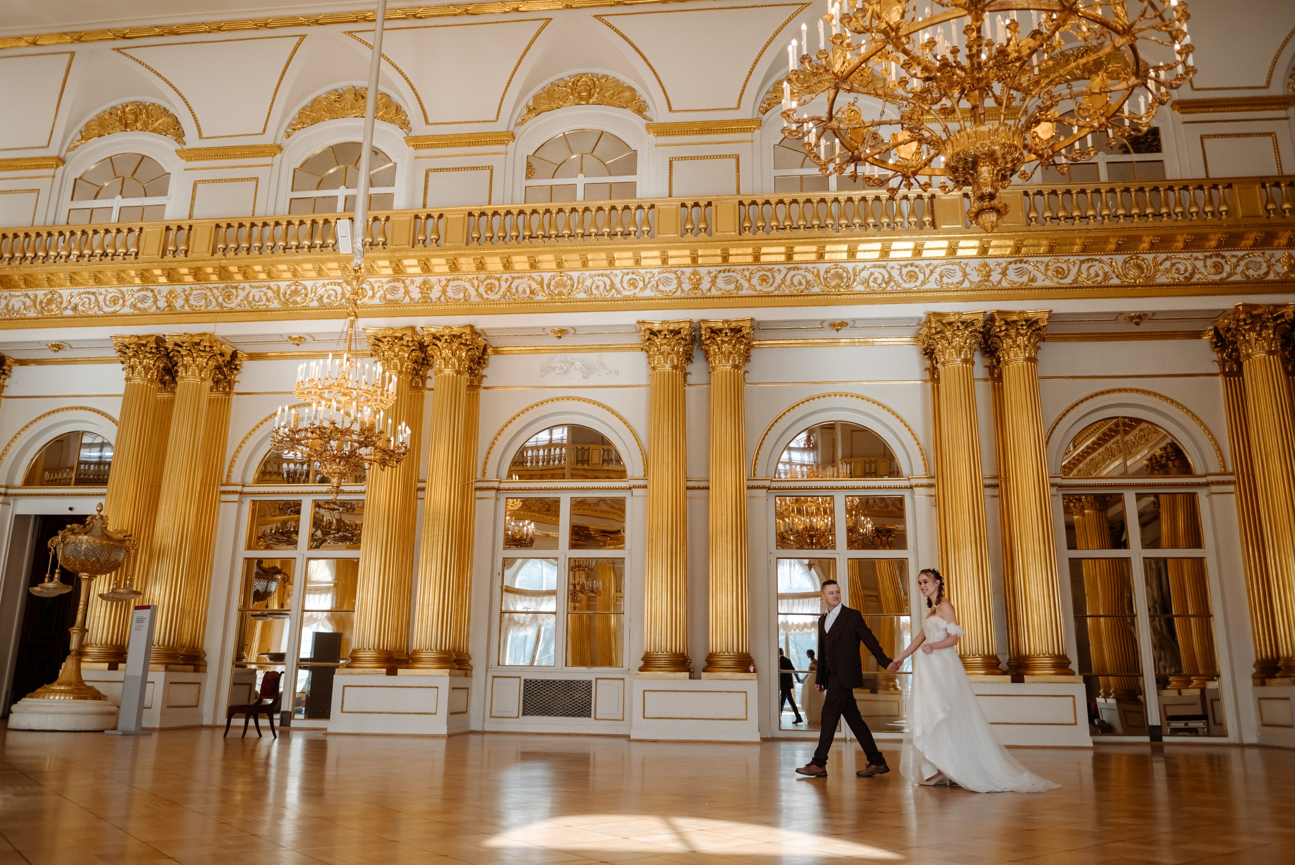 В залах лучшего музея. Свадебный и сеейный фотограф в Санкт-Петербурге Елена Худякова