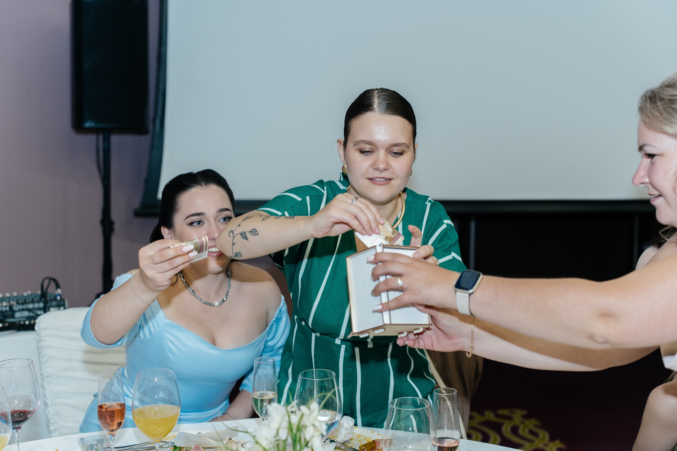 City Center. Для тех, кто не ждёт удачи, а создаёт её. Каждая фотосессия — это твой момент, твой стиль, твой успех. 📸