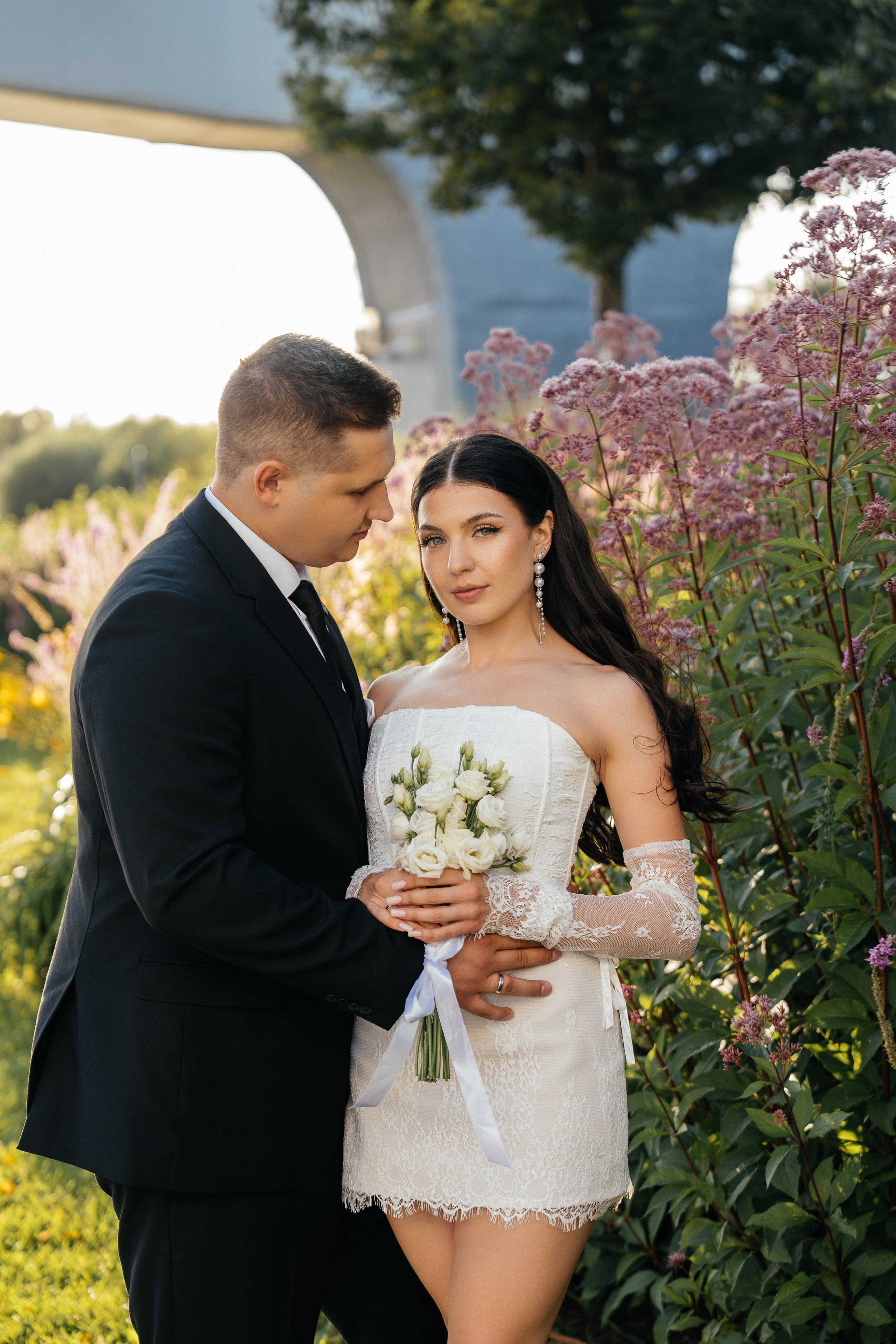 Свадебная фотосессия в Москве у высотки на Котельнической набережной. Свадебный фотограф в Москве Анна Полушина