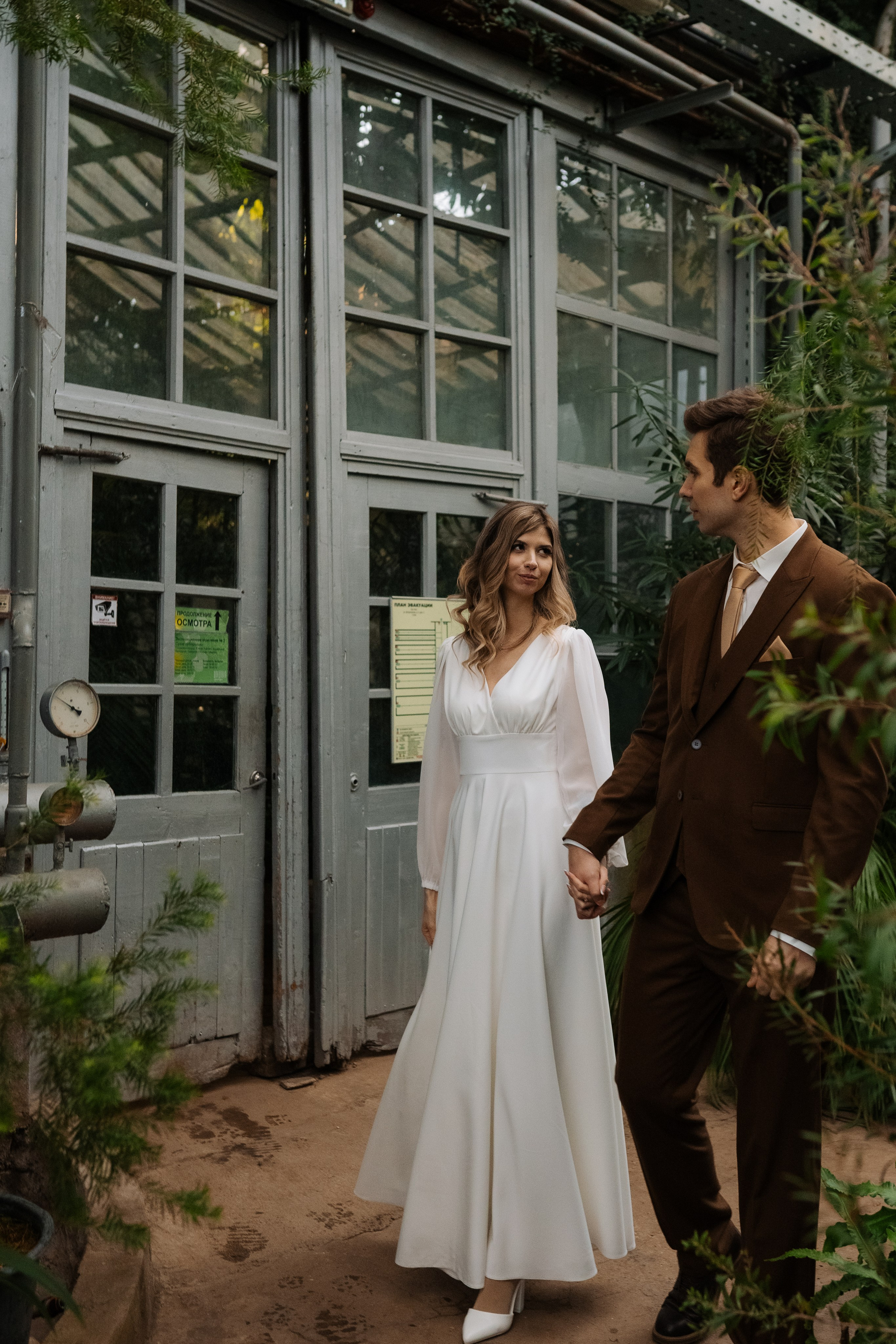 Свадебная фотосессия в оранжерее, Москва. Свадебный фотограф в Москве Анна Полушина