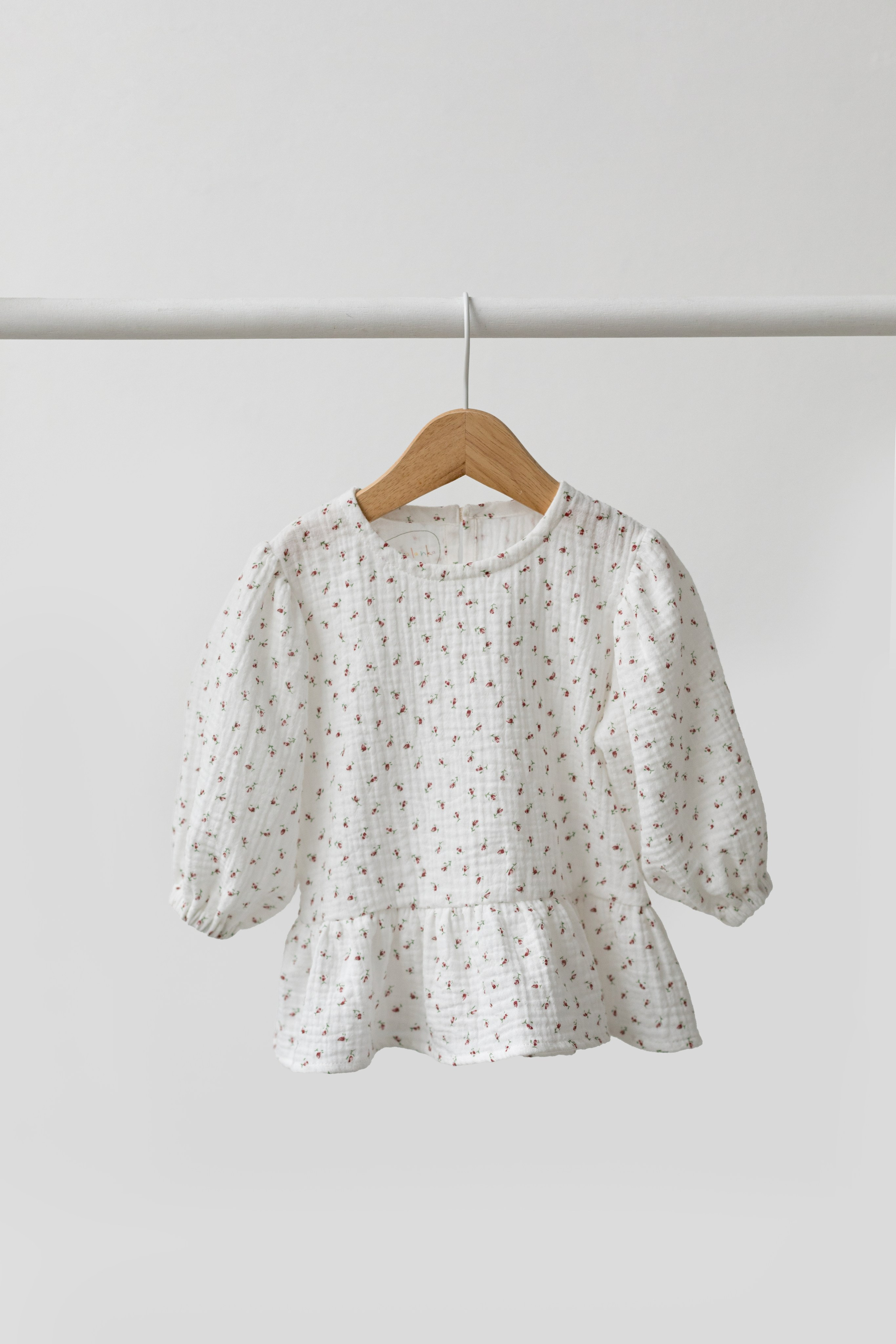 Съемка детской одежды бренда mamalanka для Ozon и соц сетей. Детский и контент фотограф Надя Волкова Санкт-Петербург