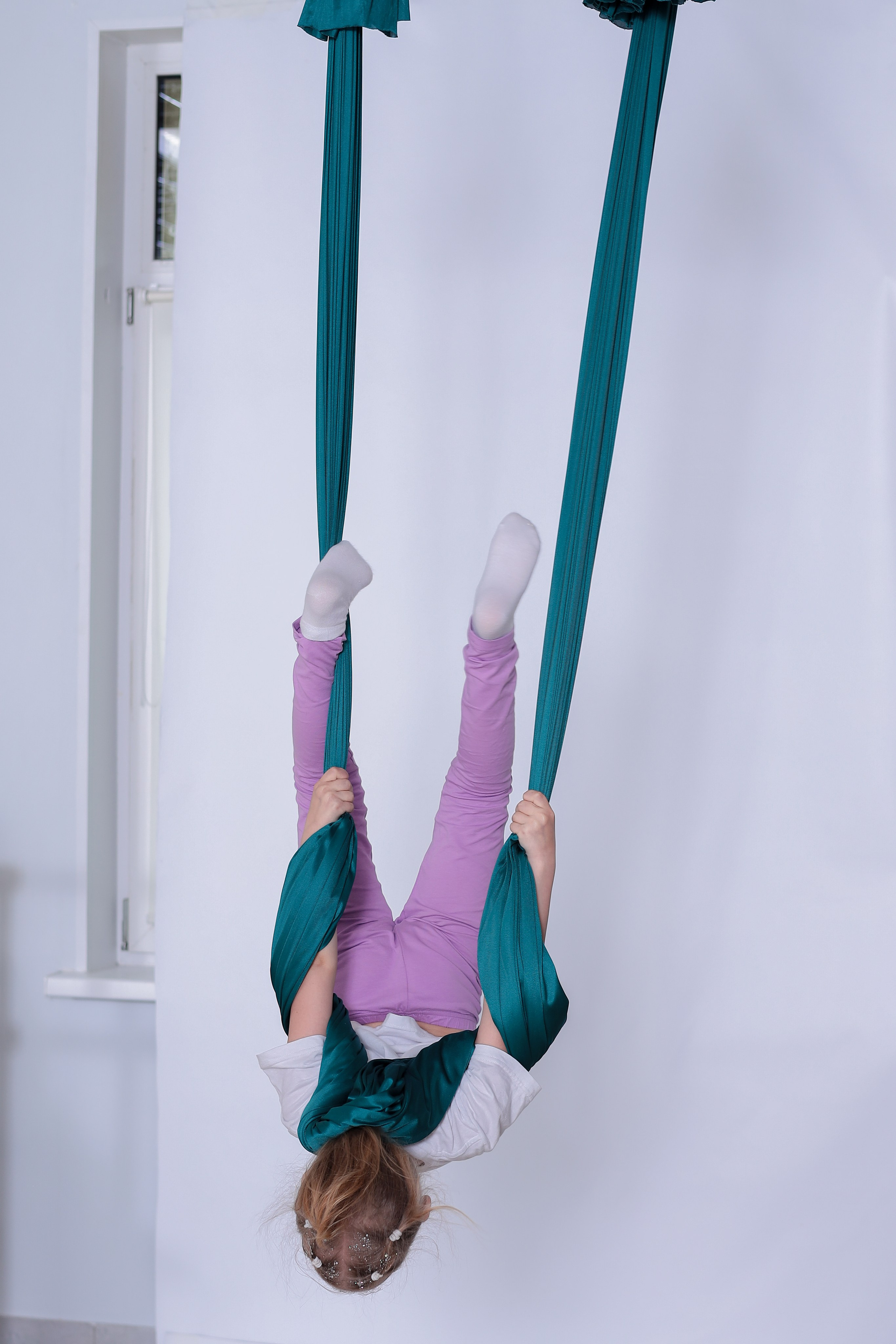 Детская аэройога. Фотограф Надршина Лилия