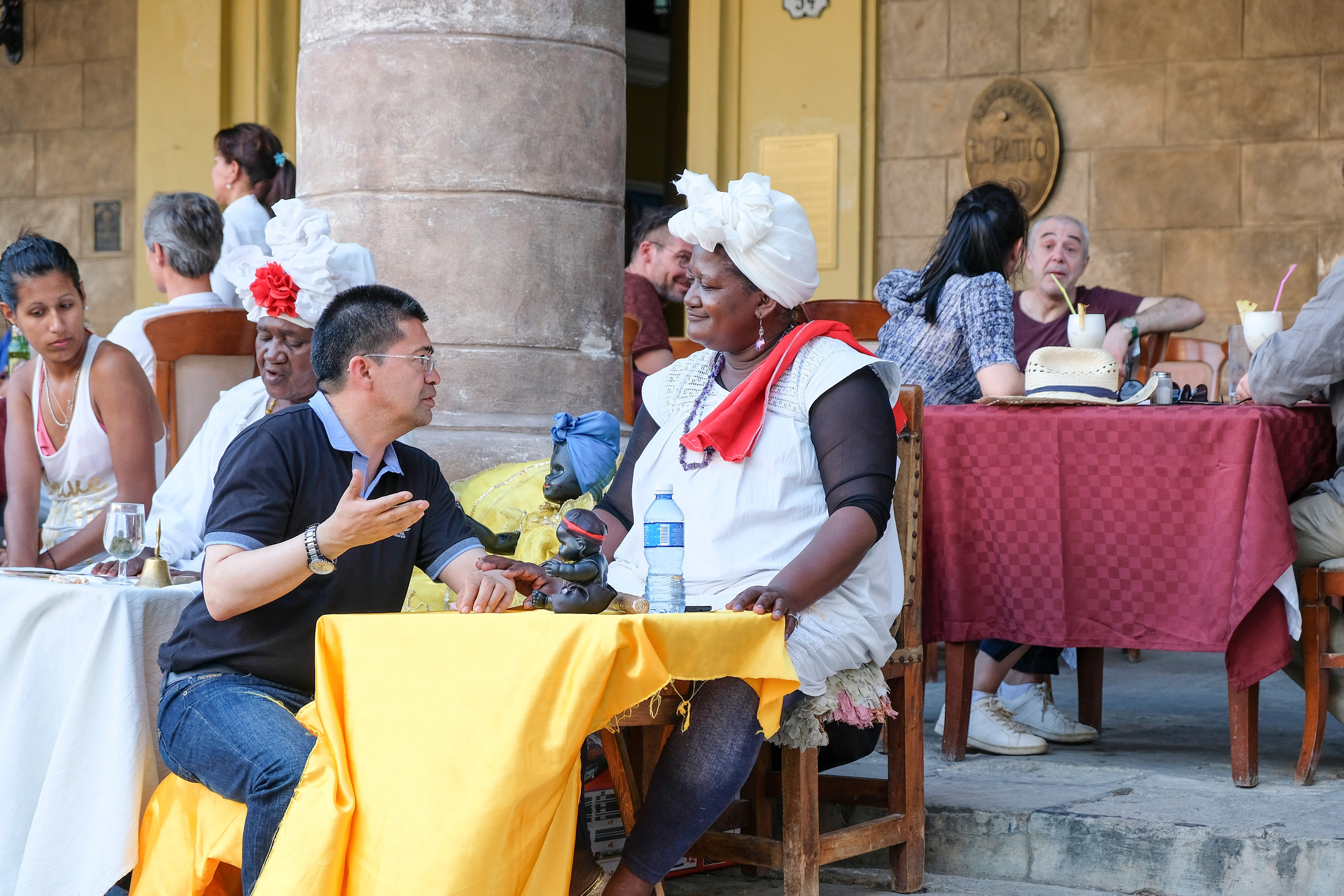 УЛИЦЫ. ПОБУДЬ ЗДЕСЬ И ЦЕЛЕЕ БУДЕТ ЭТОТ МИР