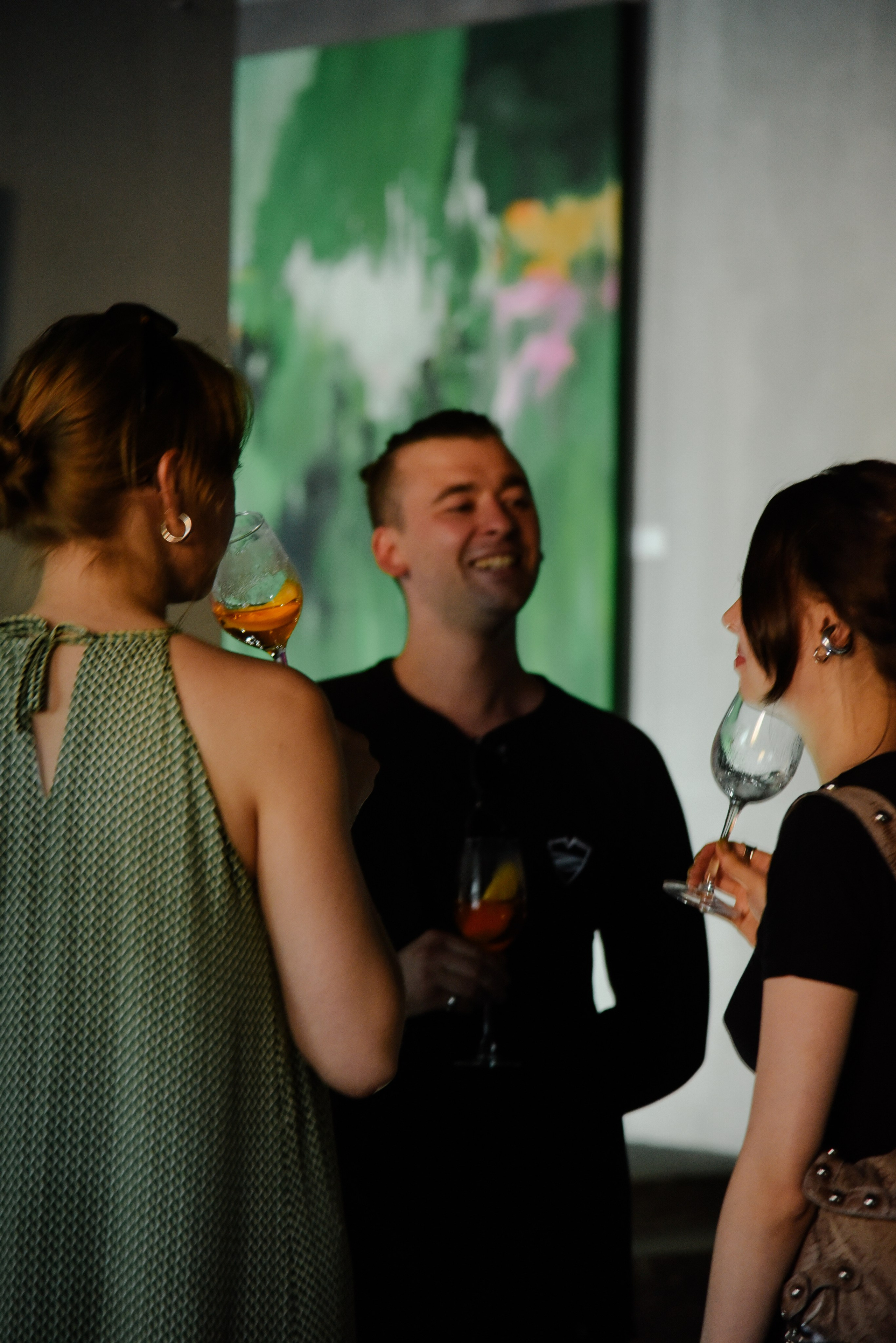 Александр Дильбази Игра взглядов в гранатовом саду. Фотограф Лола Волна, город Москва