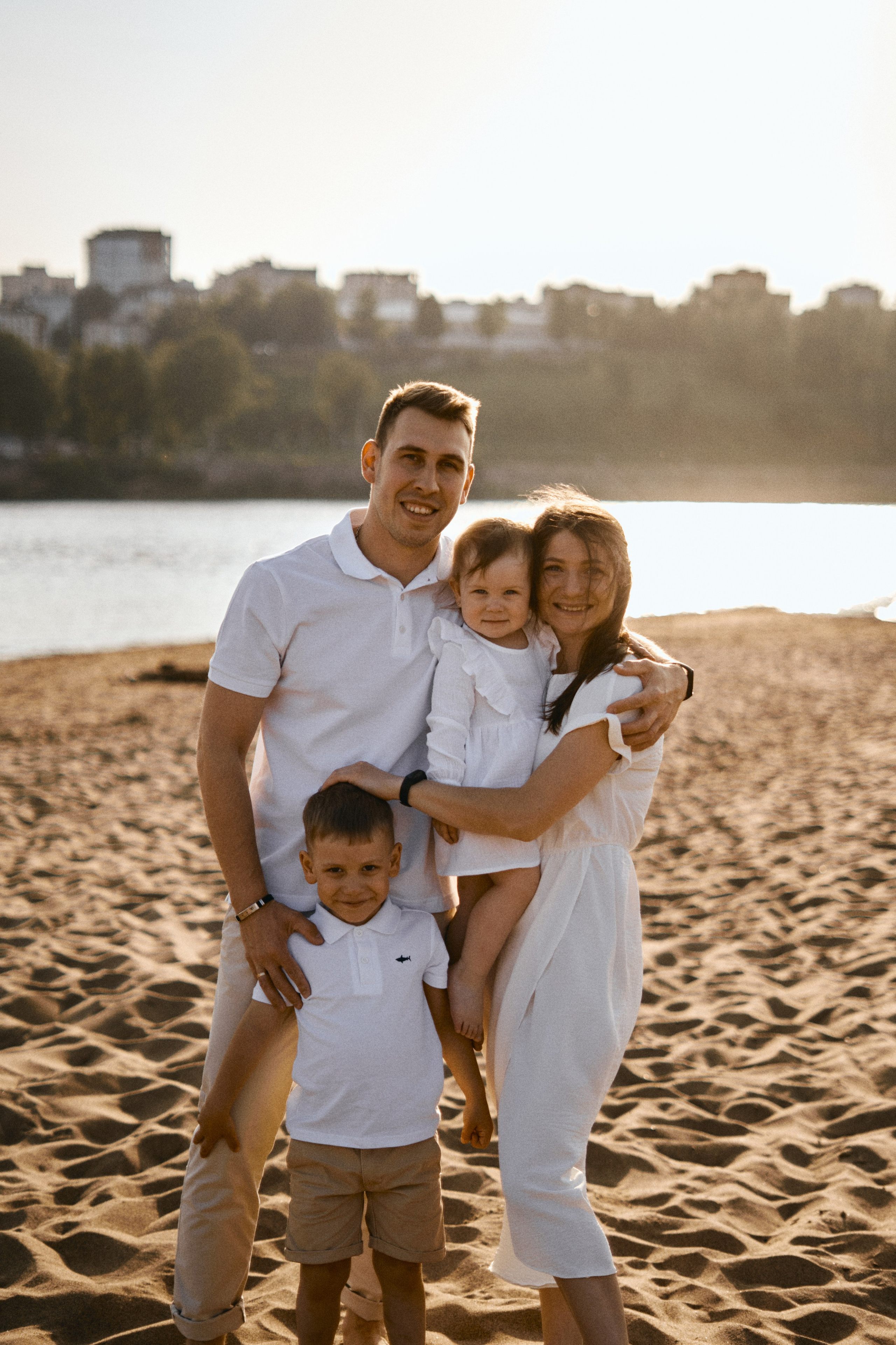 Пляж, ветер и объятия. Фотограф Киров Анжелика Некрасова