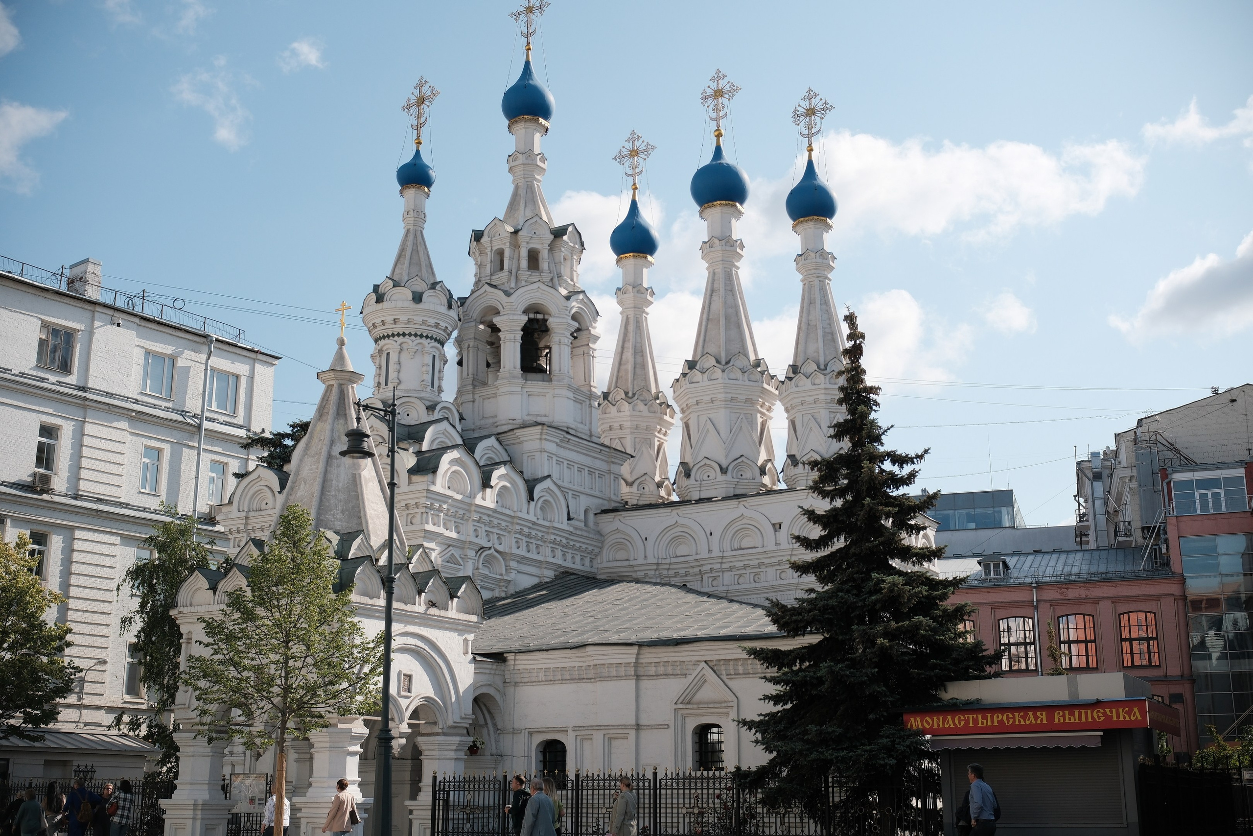 Улица, люди, жизнь…