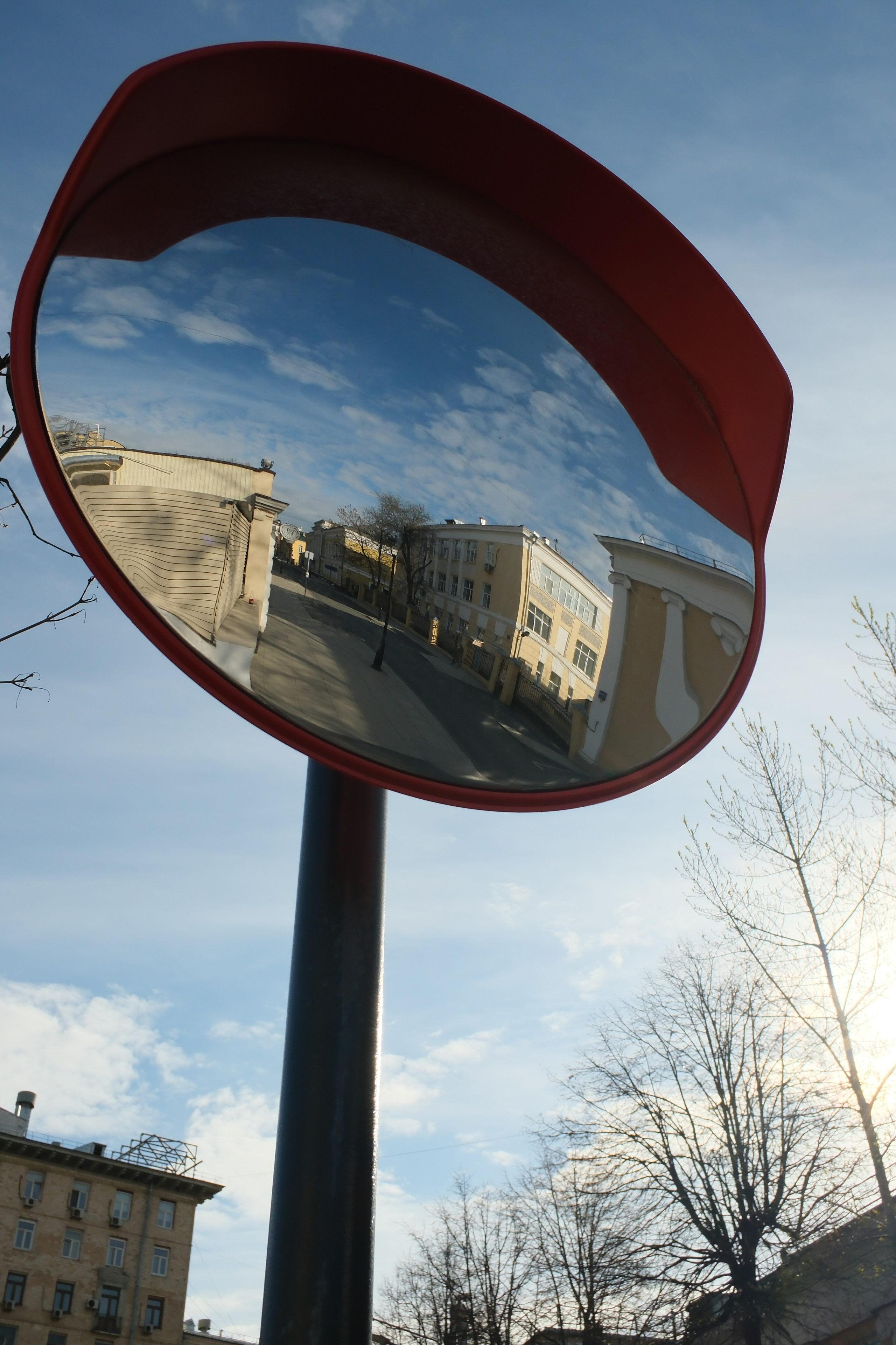 Улица, люди, жизнь…