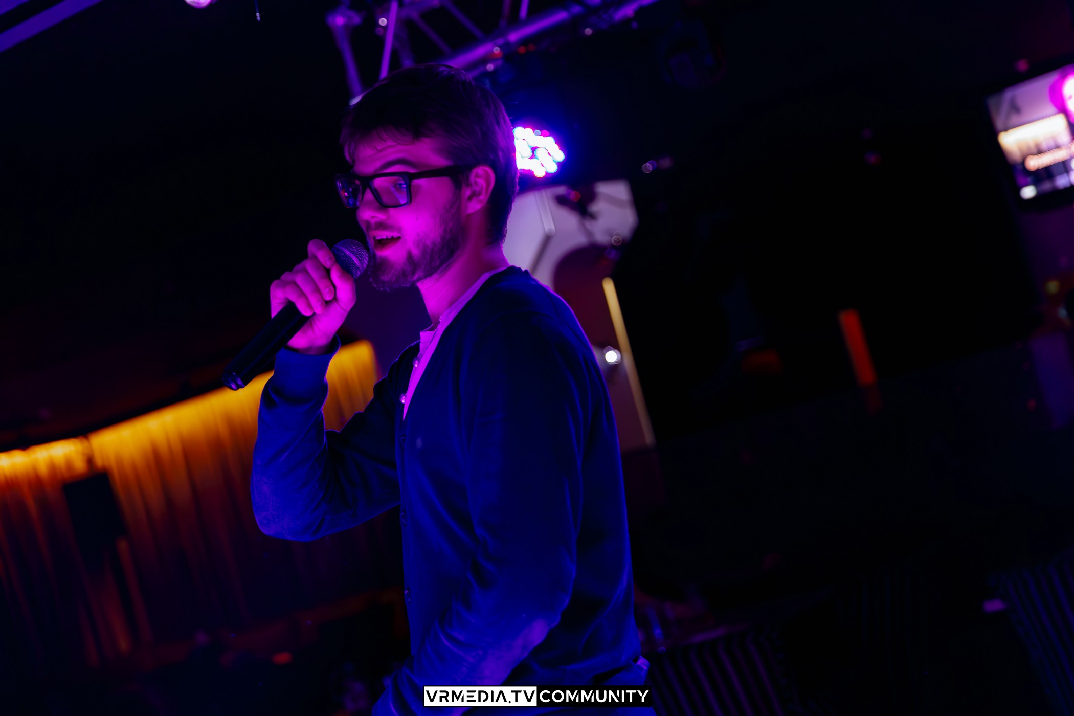 Караоке-бар «Volna»: Friends day или день дружбана