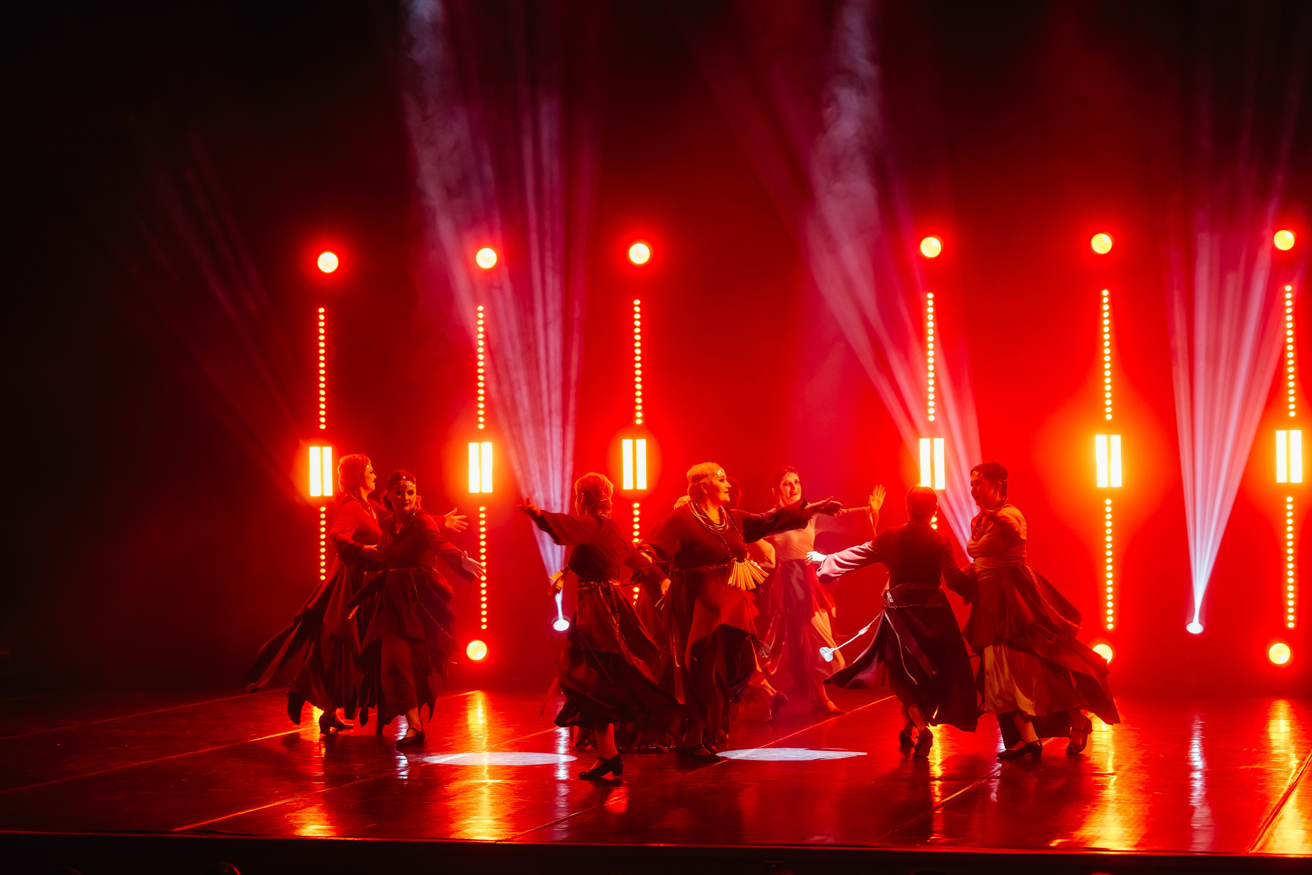 Танцевальное шоу «Ароматы. Перерождение». Художник по свету Максим Сергачев