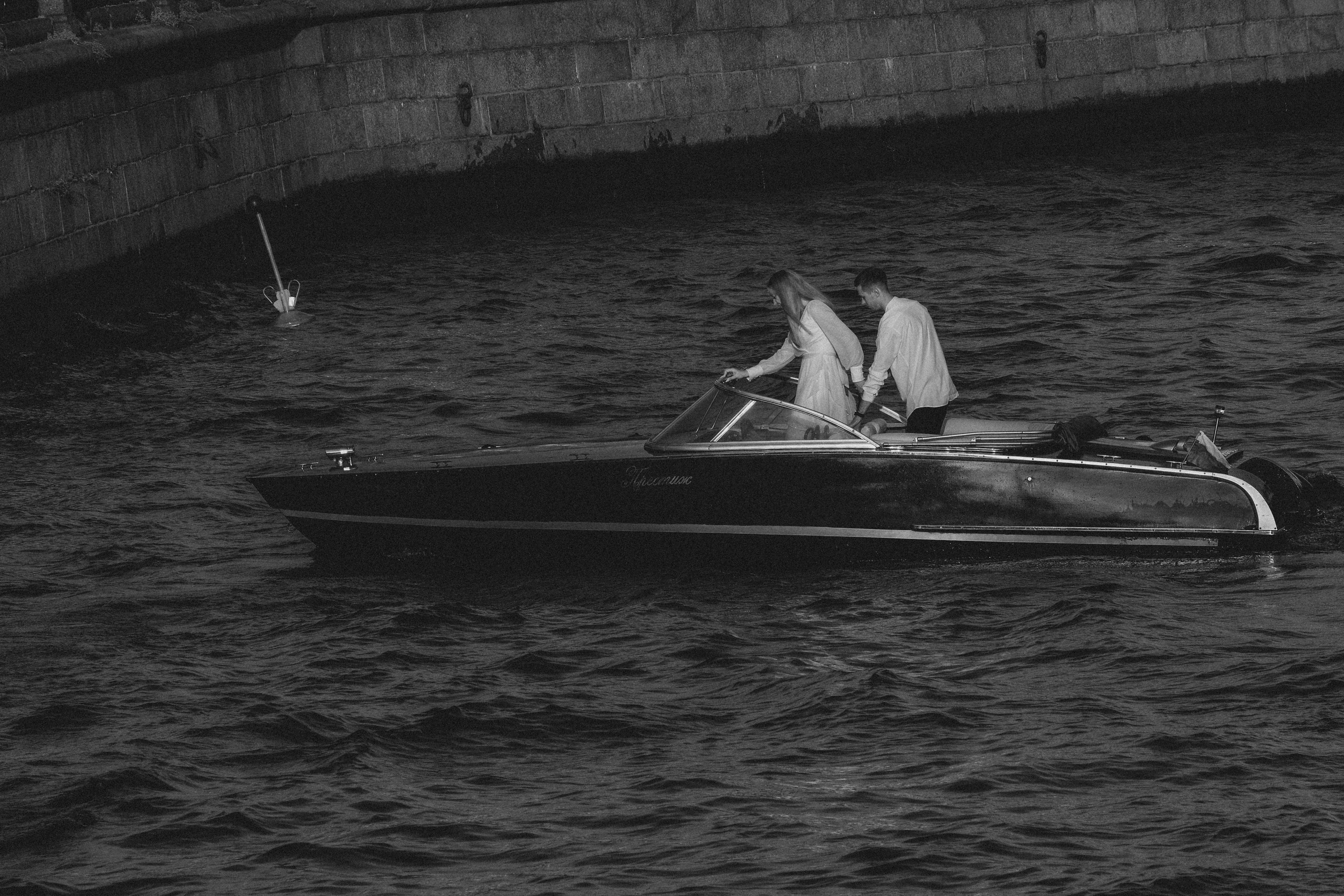 СВАДЕНБНАЯ СЬЕМКА НА КАТЕРЕ ПО КАНАЛАМ САНКТ-ПЕТЕРБУРГА И В АКВАТОРИИ НЕВЫ. Профессиональный фотограф, Санкт-Петербург — Виктория Богомолова