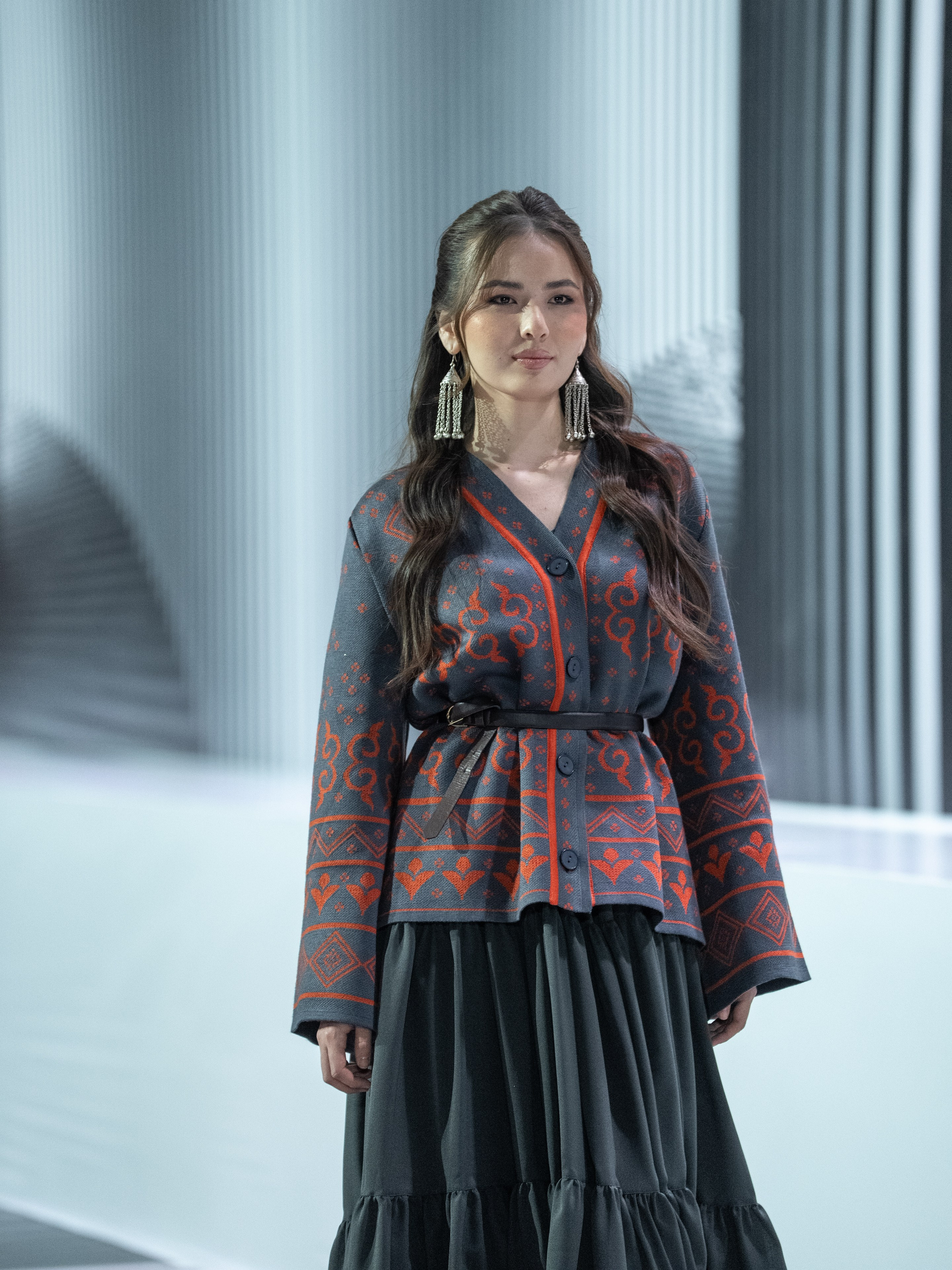 Brand AINASH QARA. Сайт Алматинского НЮ АРТ, будуар и фэшн фотографа Дениса Карпенко