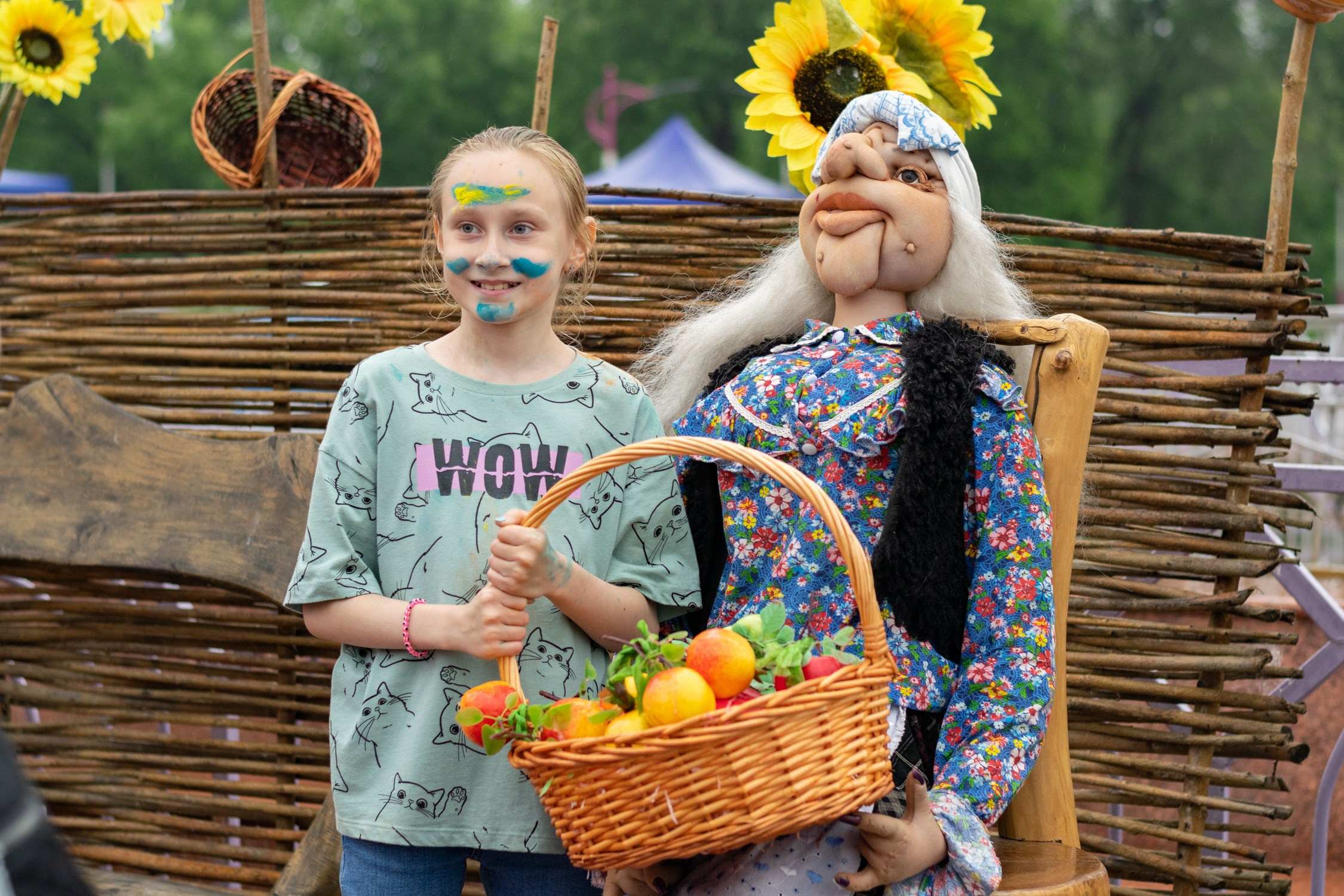 Антон Курдюмов фотограф в Хабаровске Рина Курдюмова фото27 foto27 Антон Дорофеев репортажный репортаж документалист Тони и Рина фотосоздатели День молодежи по-русски Хабаровск кинотеатр