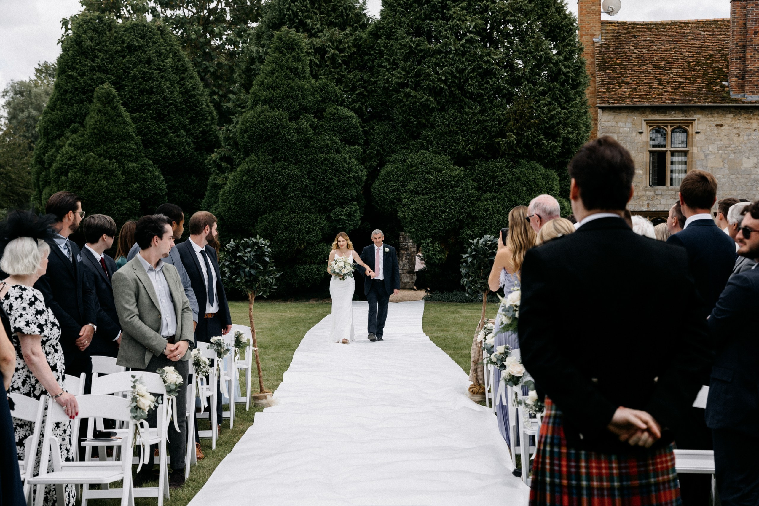 Ana & Tom Wedding at Notley Abbey. Moments Catchers — Wedding Photography & Video Duo in London