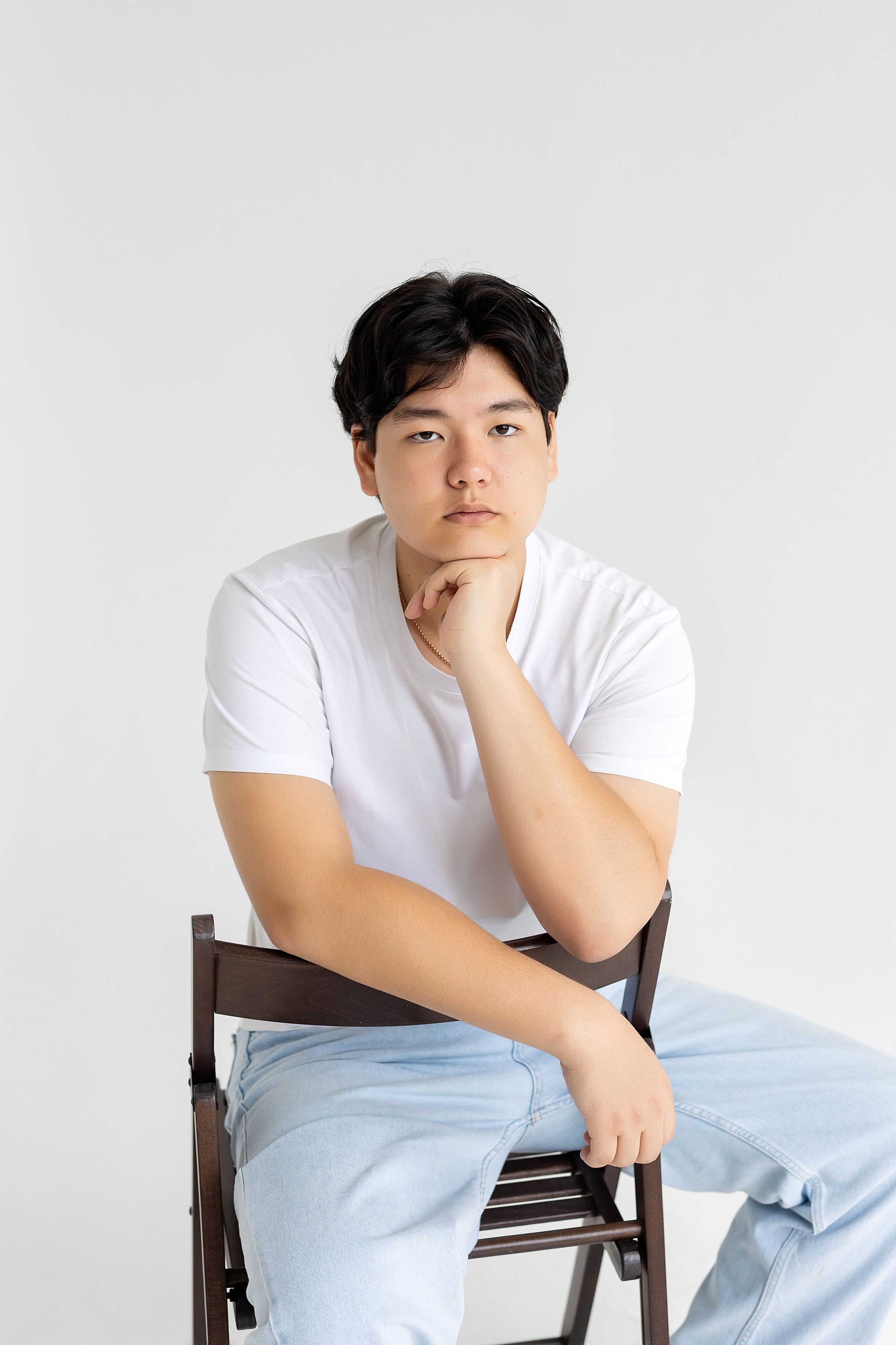 Школа 11, 9-г класс. Артём. Стильный выпускной альбом Владивосток фотограф Вероника Мигачева