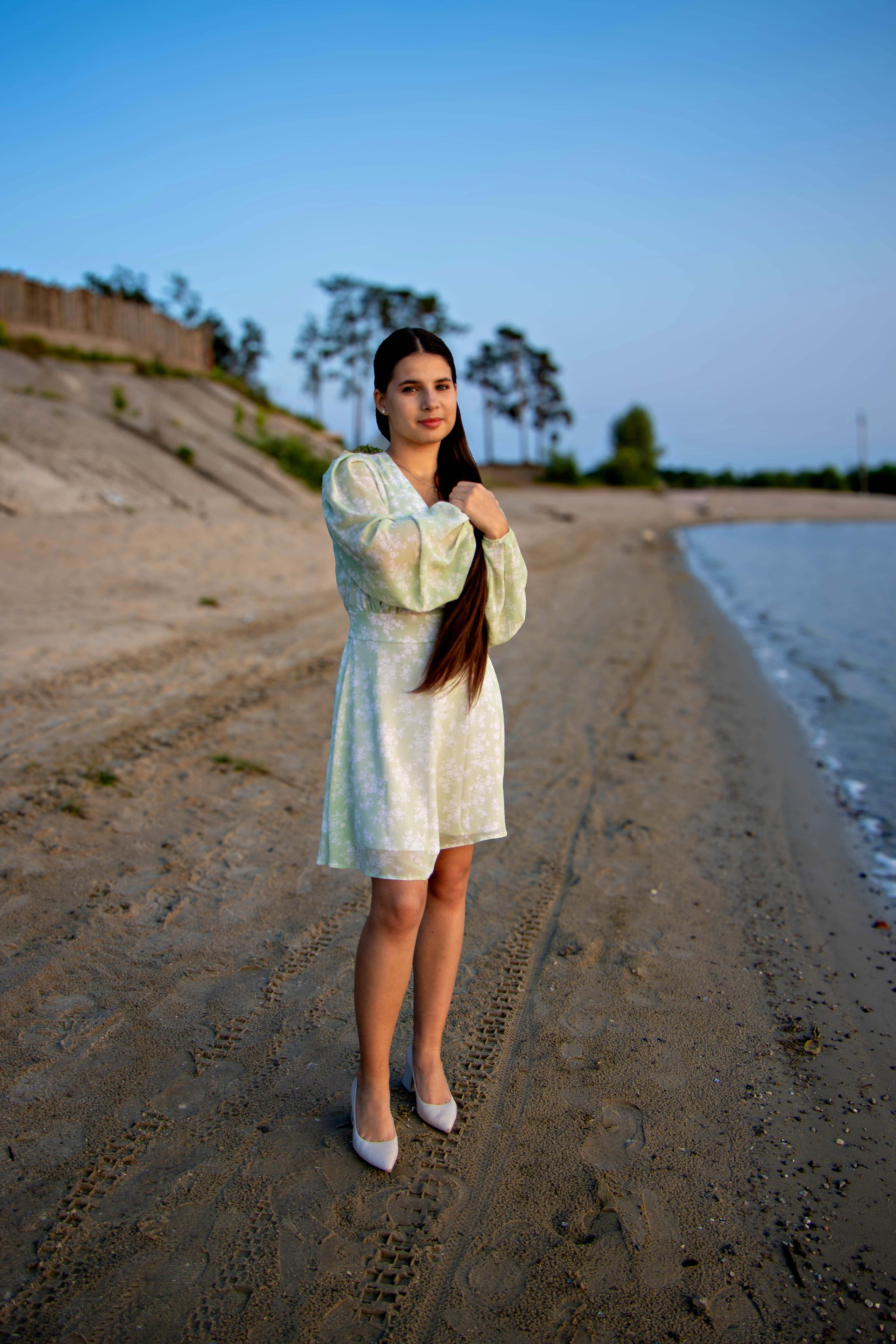 Эмилия у озера. Фотограф Татьяна Матрос