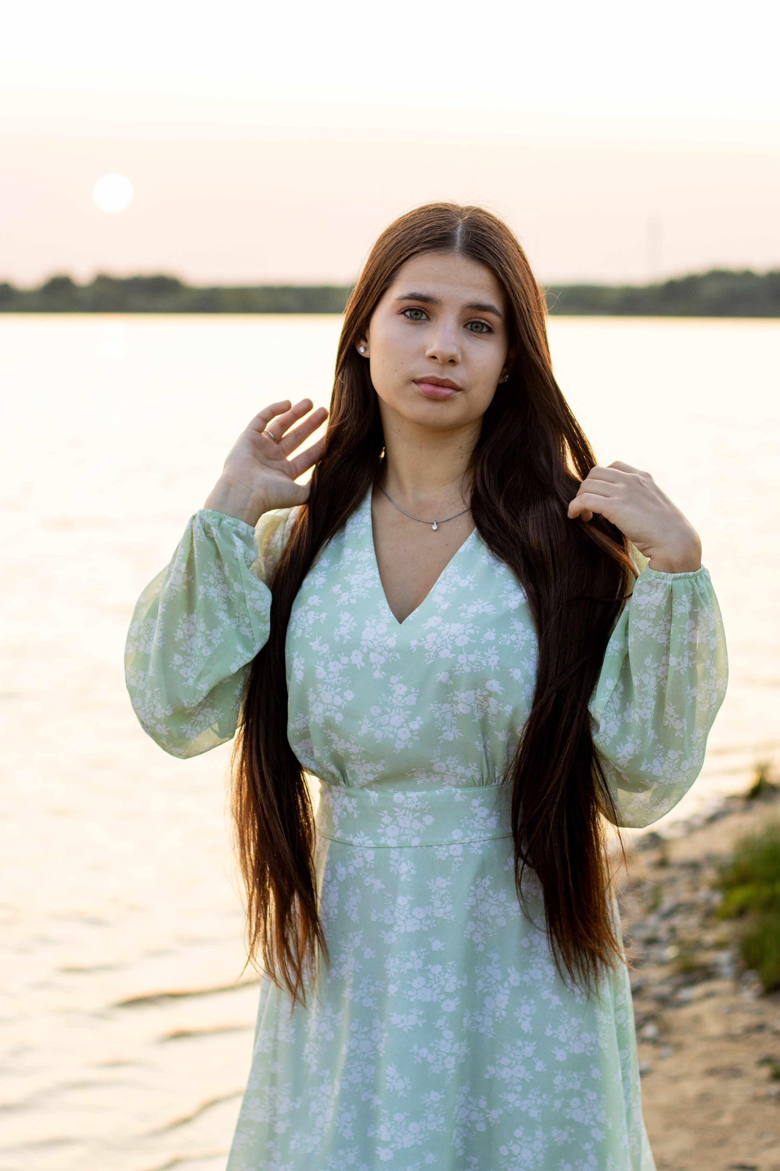 Эмилия у озера. Фотограф Татьяна Матрос