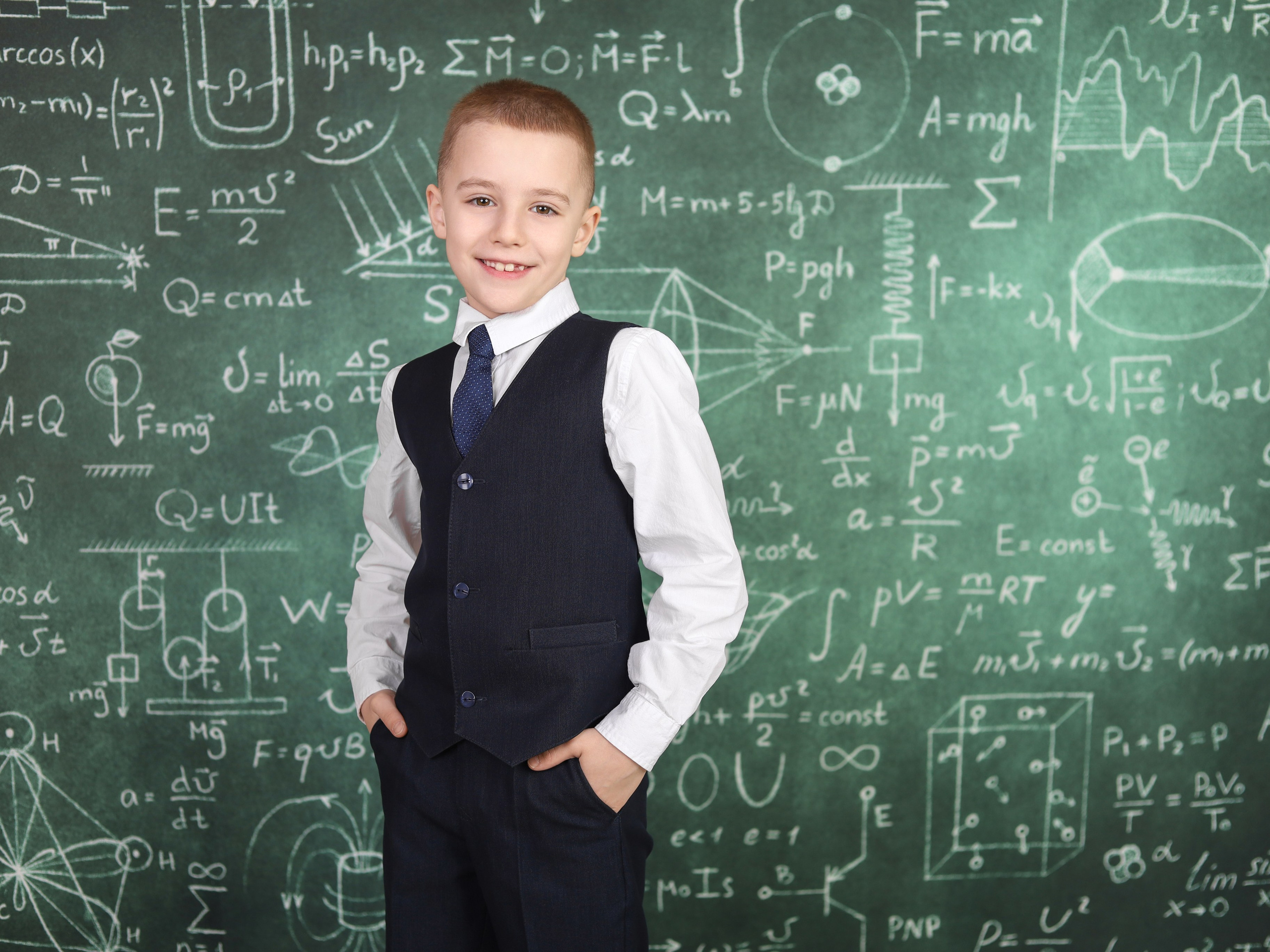 Выпускная книга "Ветер". Выпускные альбомы в Тюмени для школ, садов, вузов спортивных секций