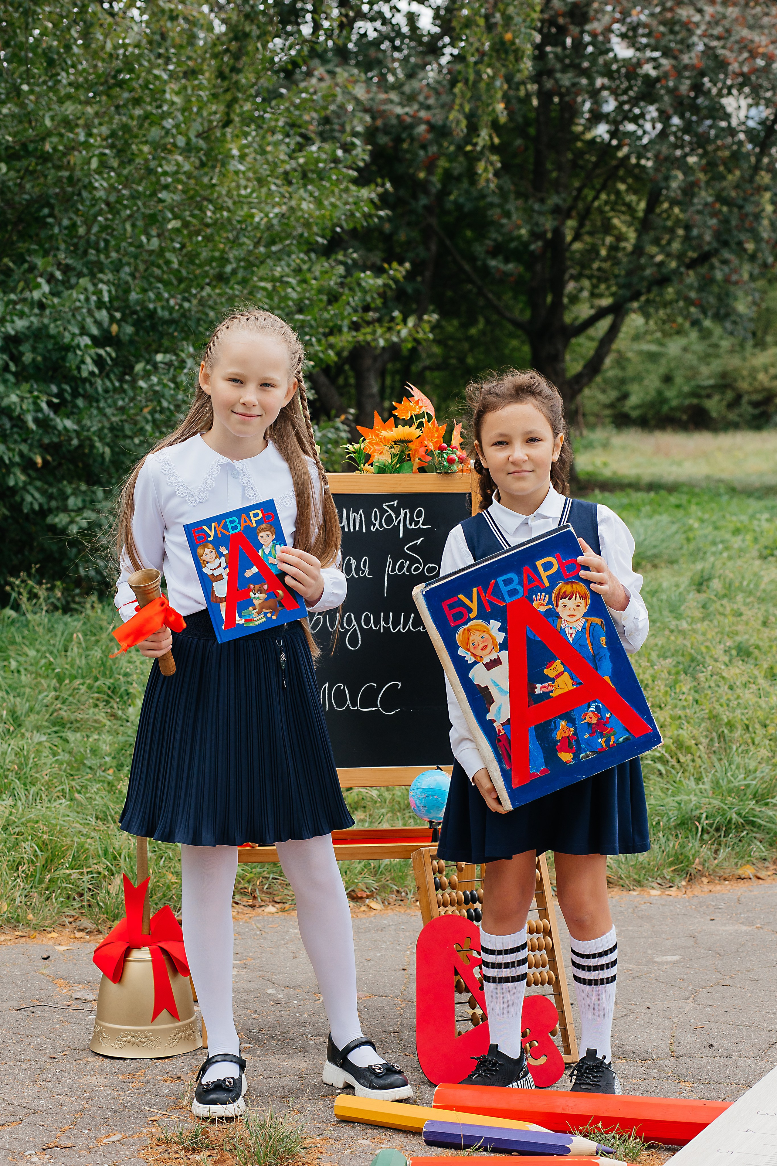 Выпускники начальной школы. LiveBook39 — студия выпускных альбомов Светланы Микишаниной в Калининграде