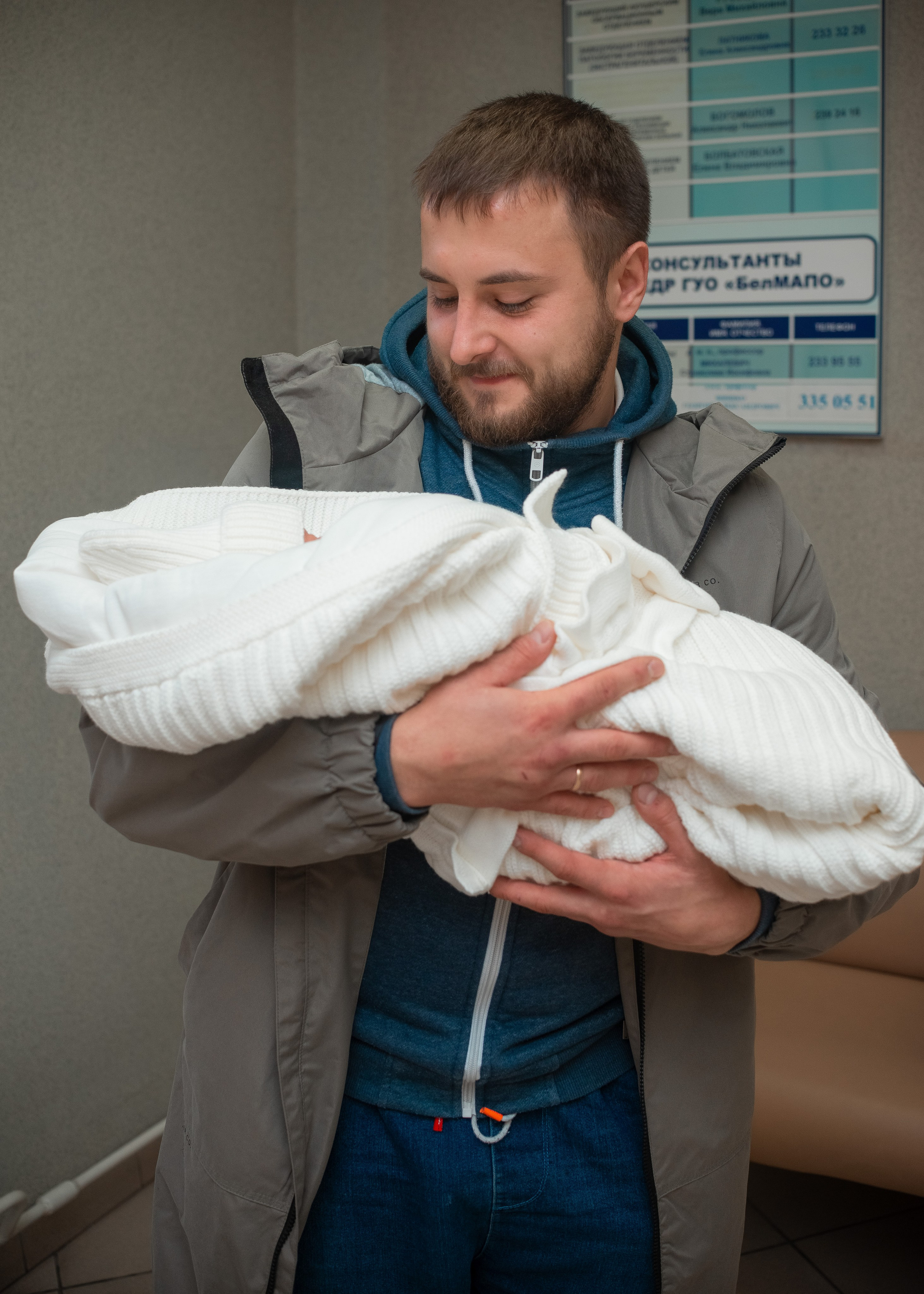 Выписка Натальи МиД. Семейный фотограф на выписку из роддома и крещение Минск Настя Гришук