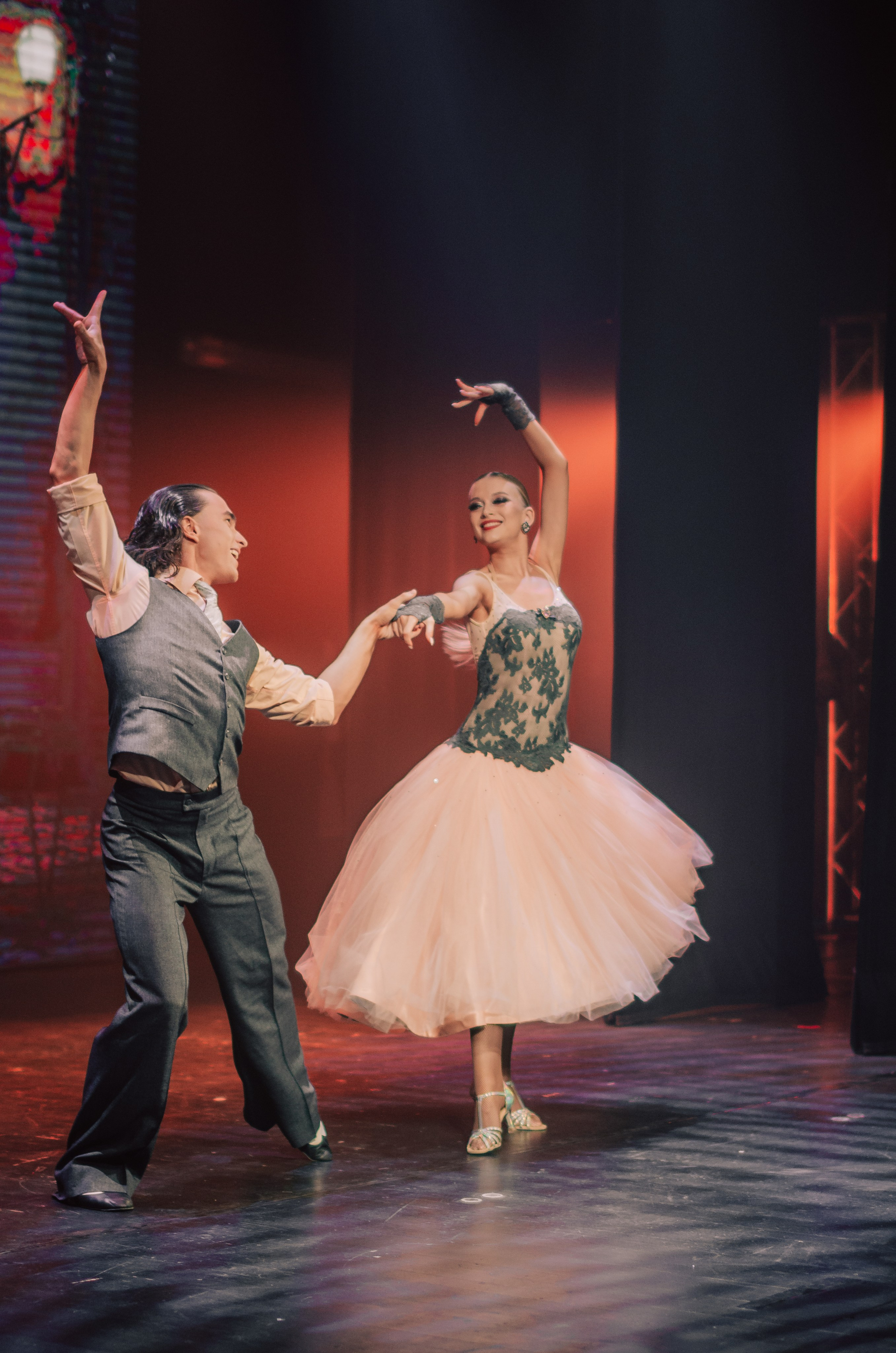 Фоторепортаж танцевального мероприятия. Денисова Аля — фотограф для парных съемок и индивидуальных историй в Барнауле