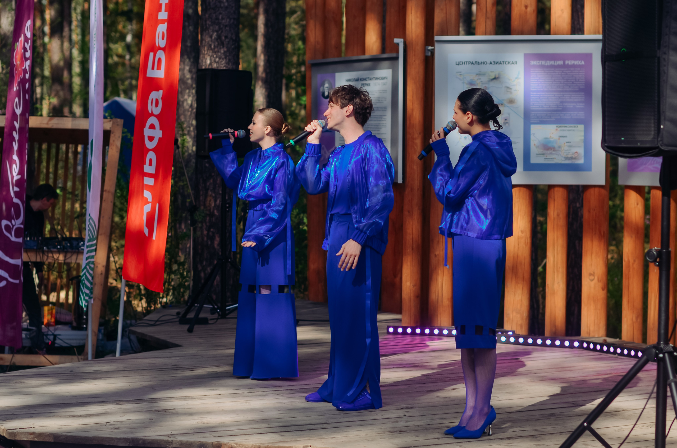 Фестиваль «Цветение Маральника на Алтае 2025». Фоторепортаж. Денисова Аля — фотограф для парных съемок и индивидуальных историй в Барнауле