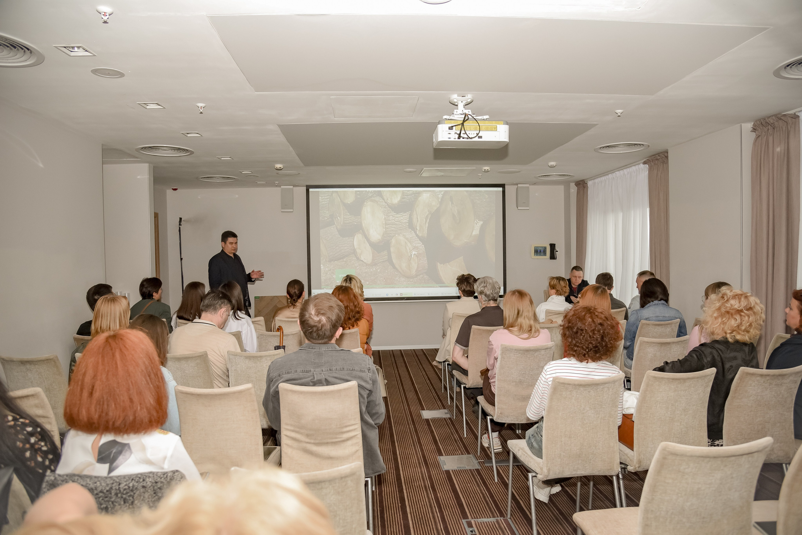 Конференция дизайнеров. Семейный и свадебный фотограф в г. Уфа Динара