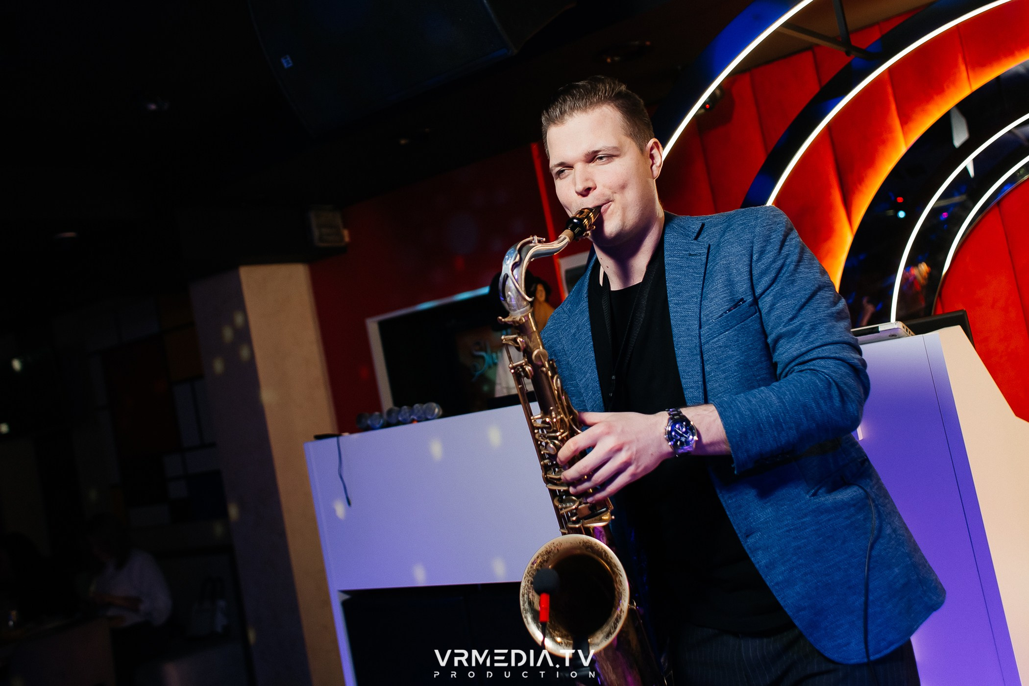 8 марта в караоке-ресторане «Голос»