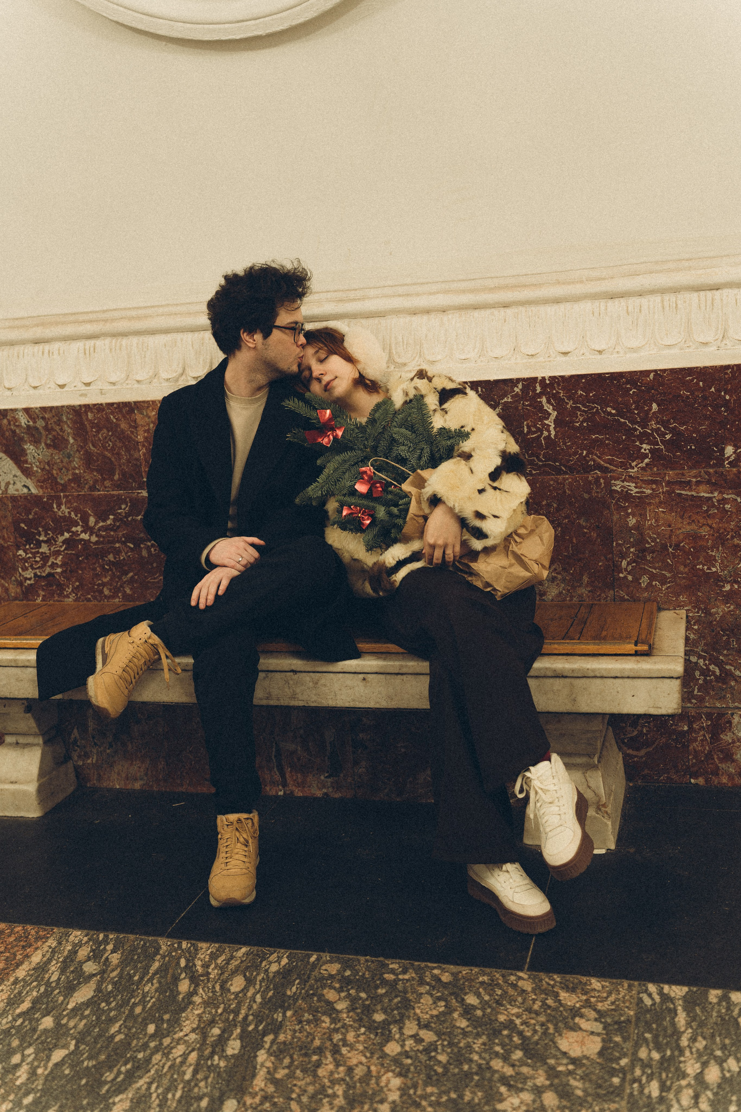 НОВОГОДНЯЯ ФОТОСЕСИИЯ ПАРЫ В МЕТРО ЛЮБОВЬ. Профессиональный фотограф, Санкт-Петербург — Виктория Богомолова