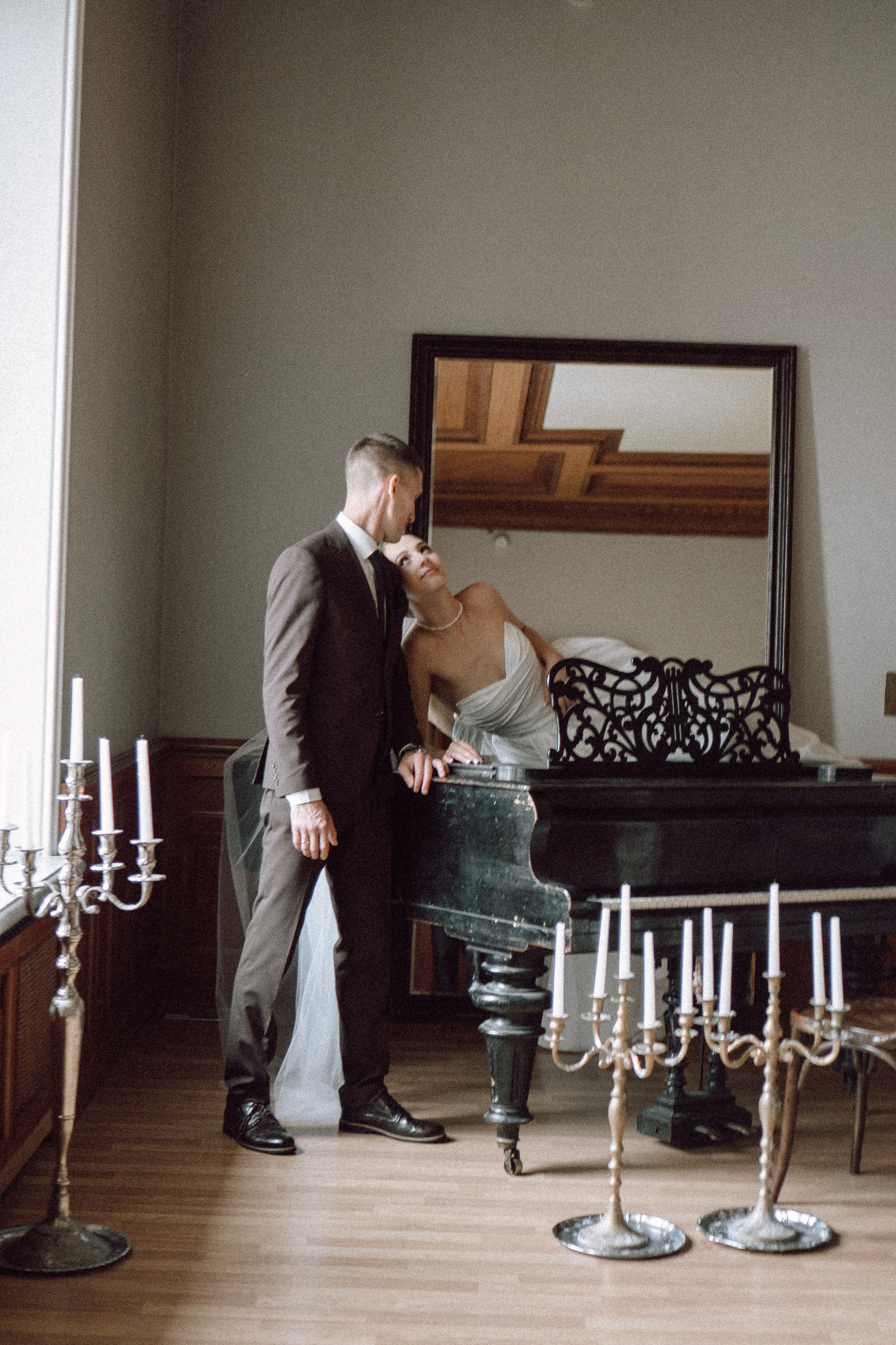 СВАДЕБНАЯ ПРОГУЛКА В САНТК-ПЕТЕРБУРГЕ (ИСАКИЕВСКИЙ СОБОР, ЗИМНЯЯ КАНАВКА, ЭРМИТАЖ И БОЛЬШАЯ МОРСКАЯ УЛИЦА). Профессиональный фотограф, Санкт-Петербург — Виктория Богомолова