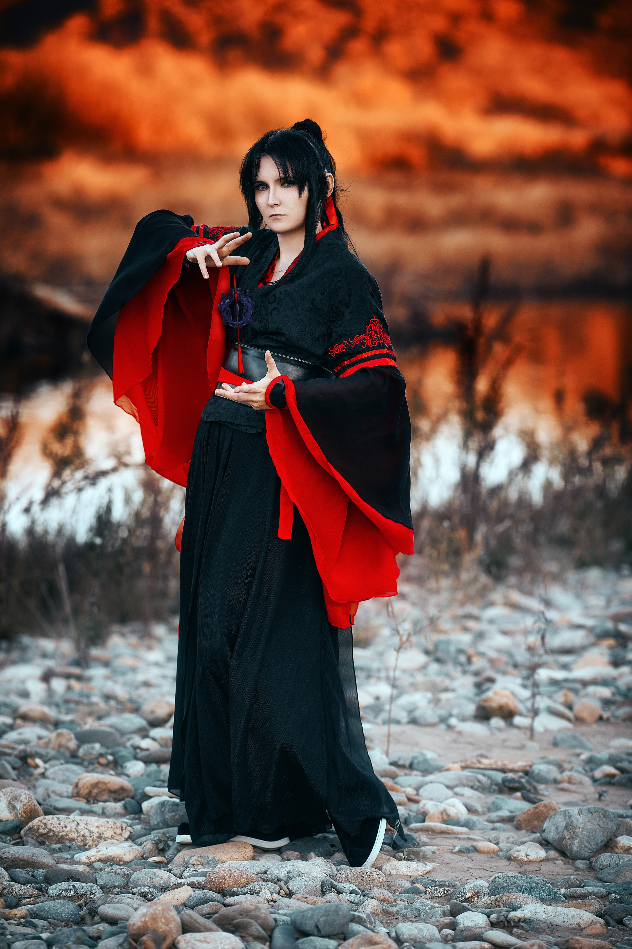 Вэй Ин - творческая косплей фотосъёмка на фоне реки в Золотой Долине и Находке