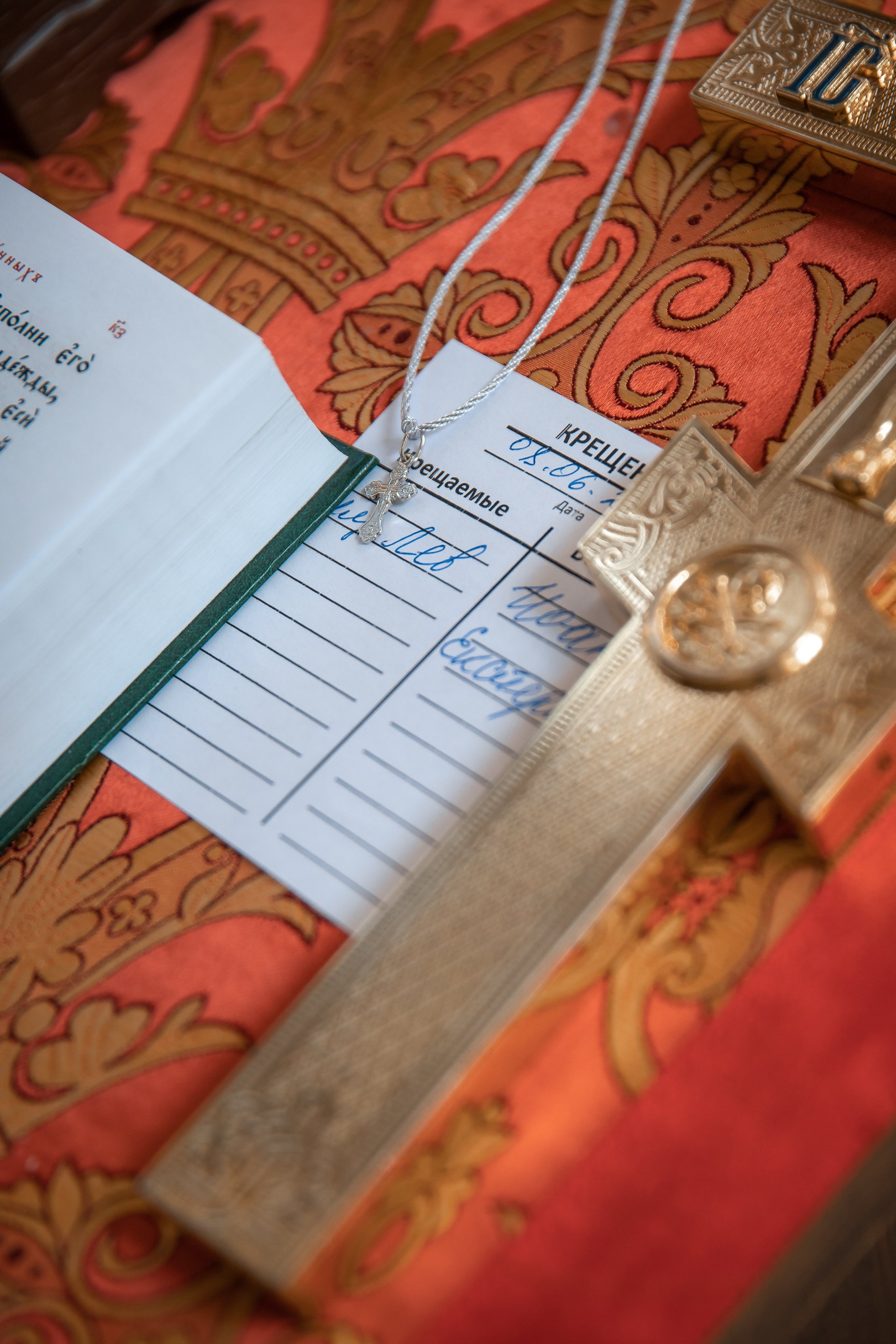 Таинство крещения. Фотограф FOTOBANKA