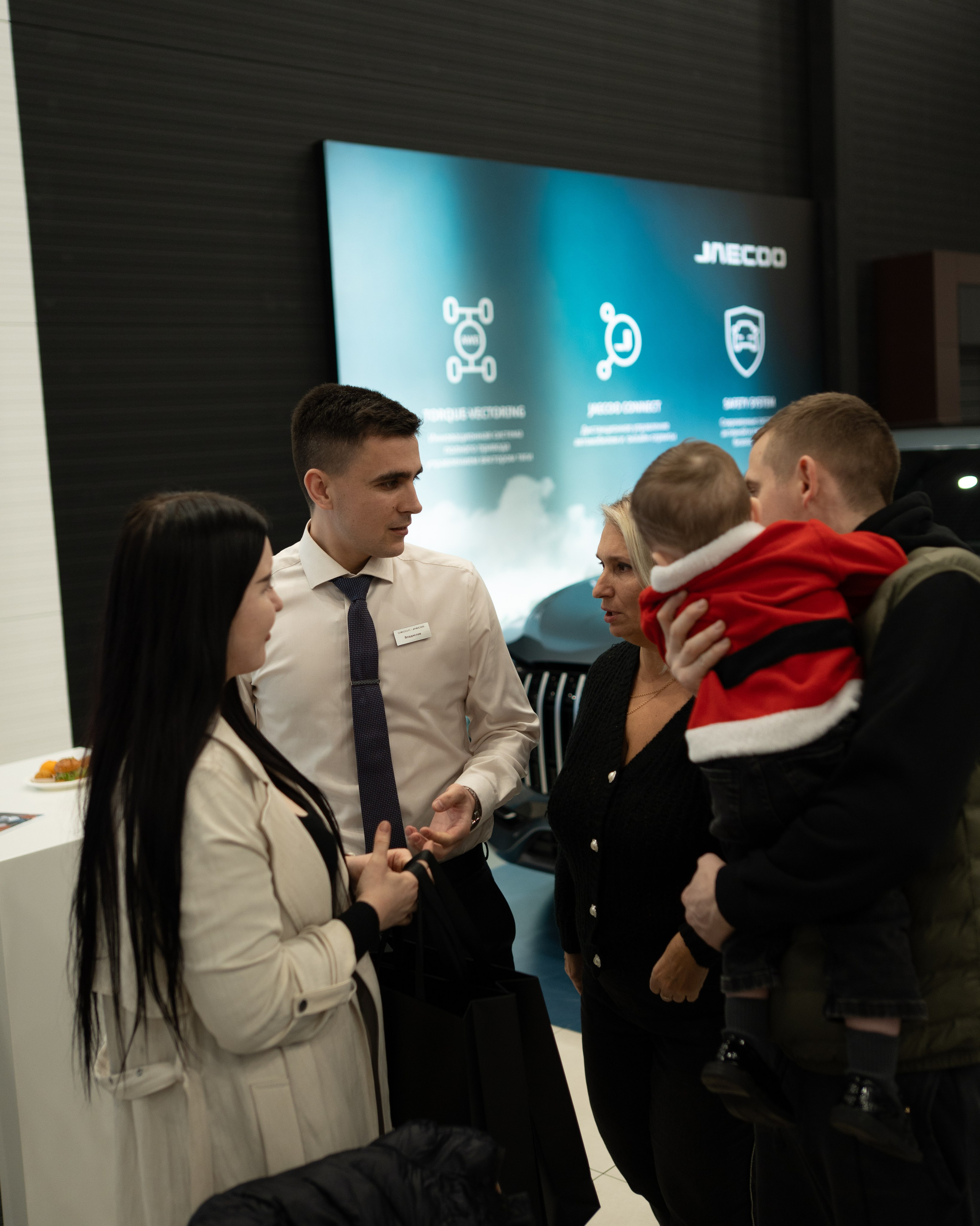 Репортаж с предновогоднего праздника в салоне OMODA. Фотограф, видеограф Пятигорск, Ставрополь, Ессентуки, Petlyakovs_photo