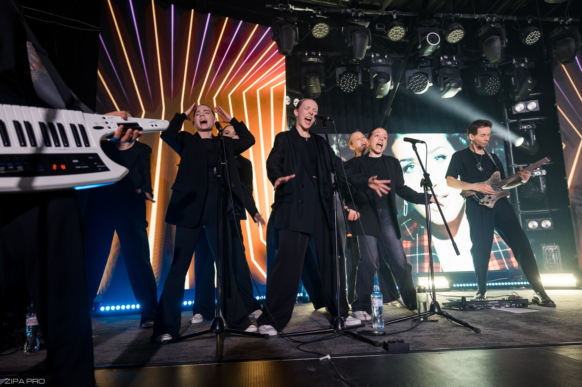 Сольный концерт кавер-группы «Балбесы». Фотограф Zipa Pro