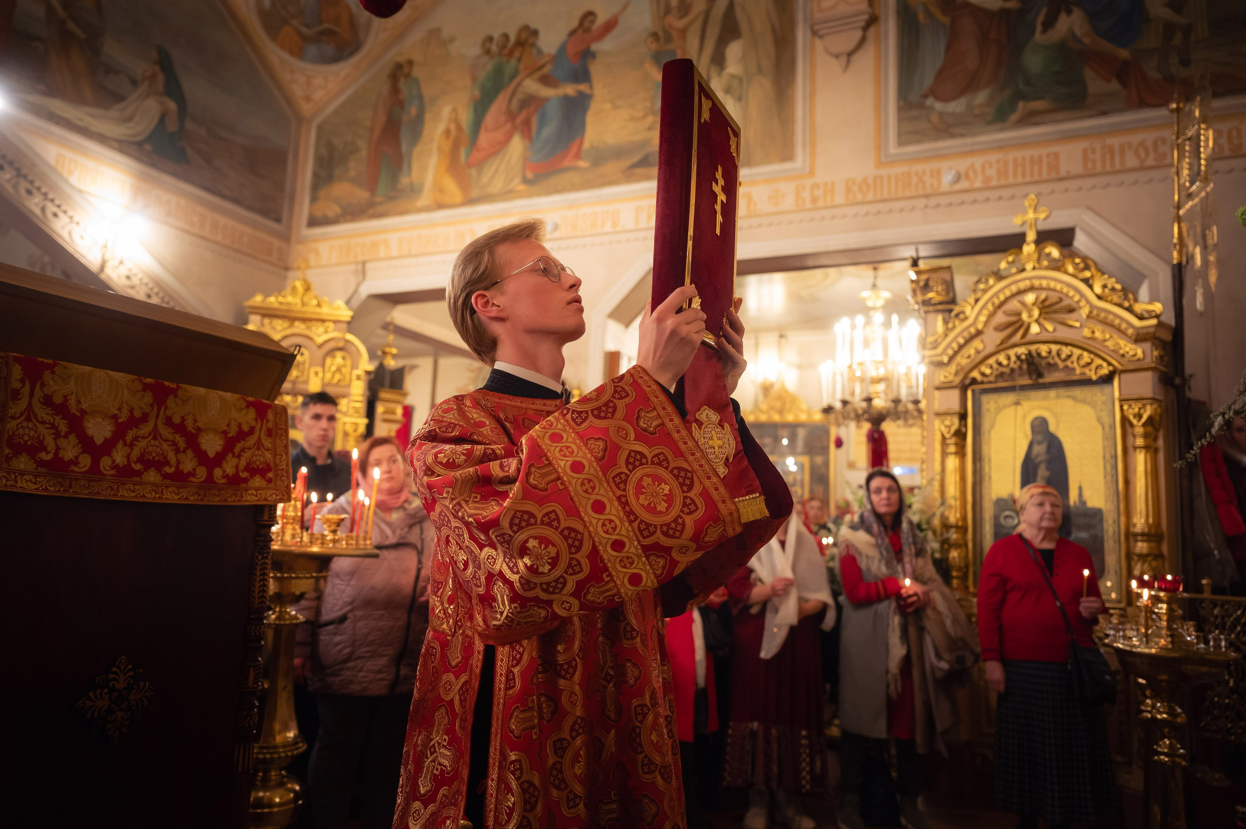 Богородский храм. Пасха. Полунощница, Божественная литургия. Антон и Татьяна Денисенко — В храме