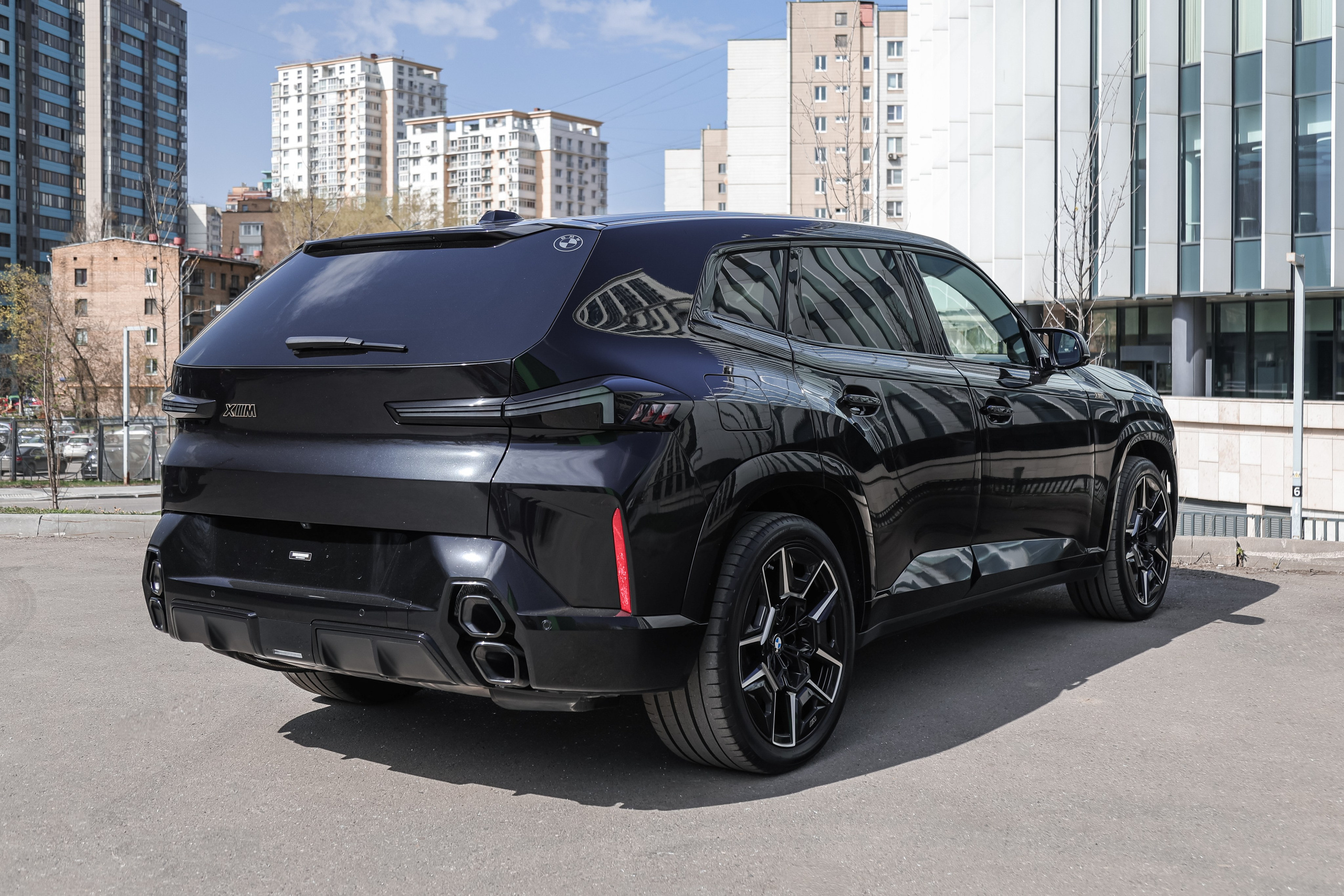 2024 BMW XM. Mixturecaptures