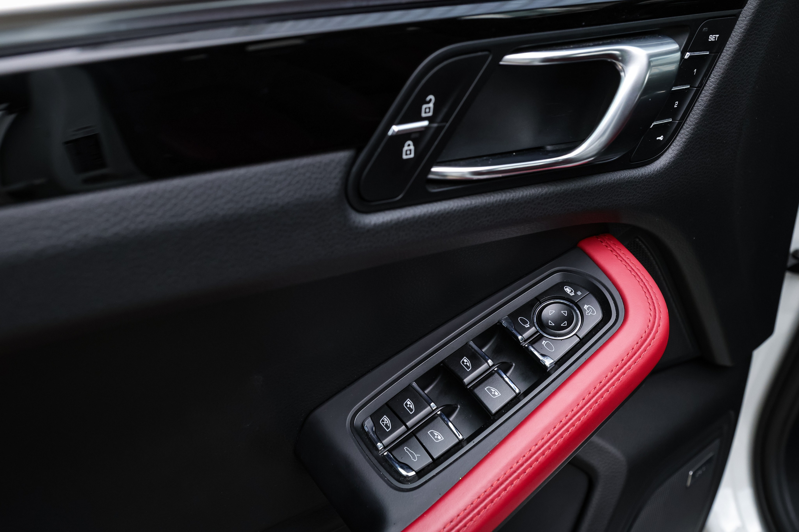 2021 PORSCHE MACAN S. Mixturecaptures