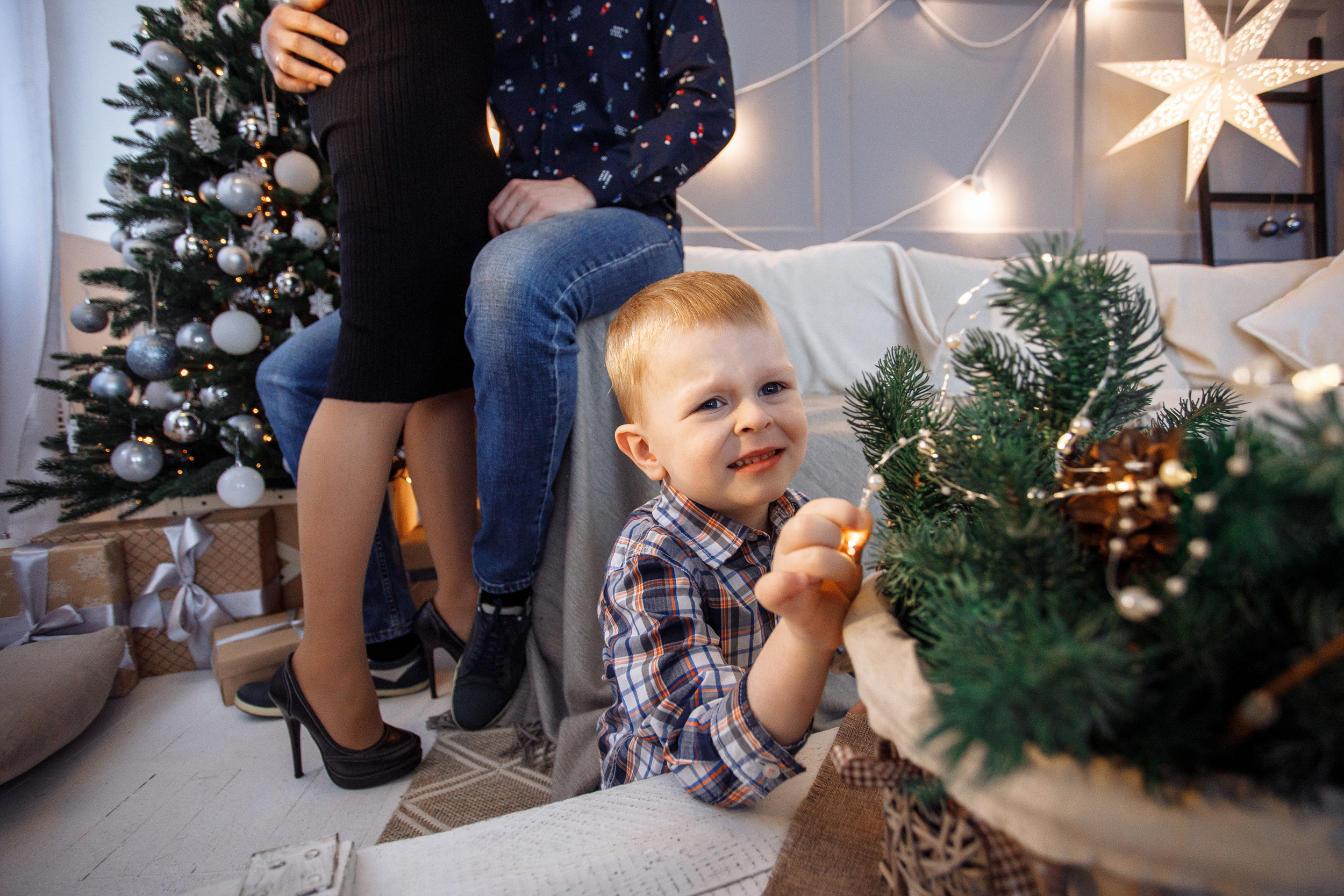 Непоседа Дима и его родители. Свадебный и семейный фотограф в Твери, Москве, Санкт-Петербурге