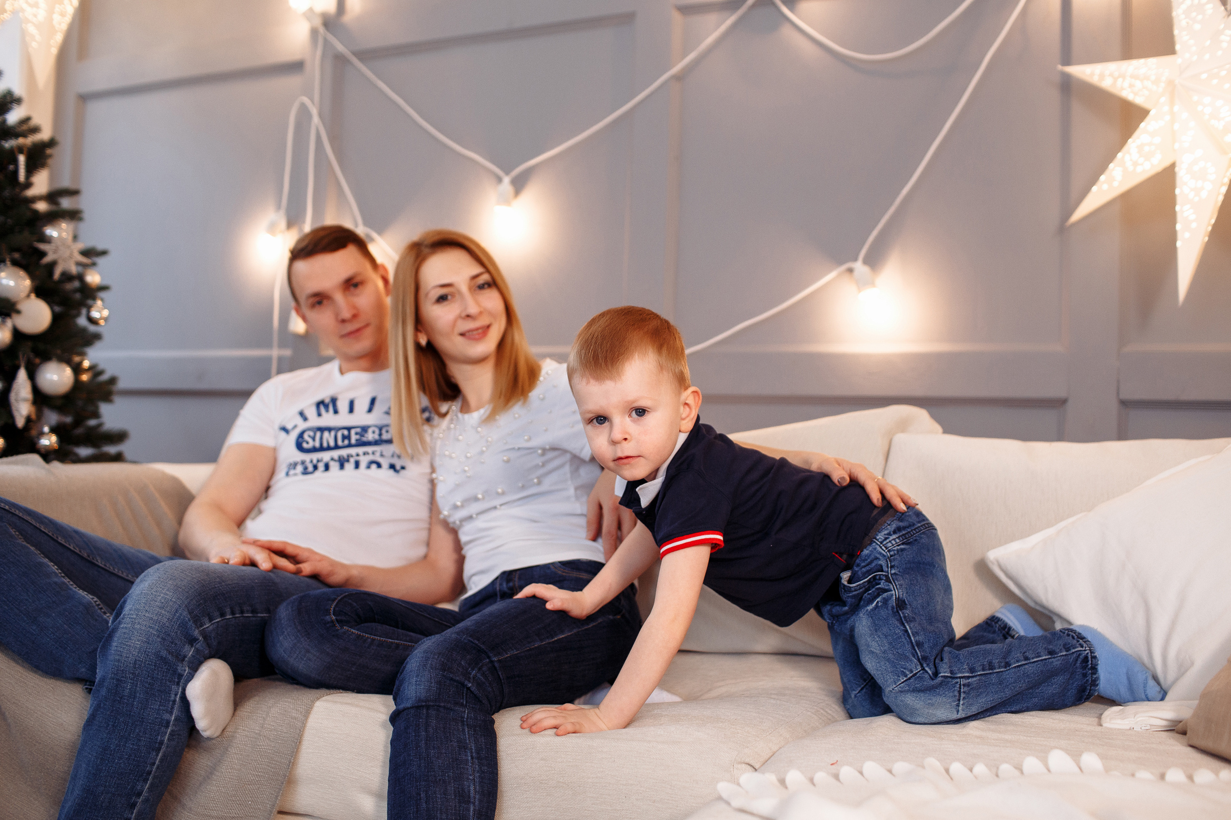 Непоседа Дима и его родители. Свадебный и семейный фотограф в Твери, Москве, Санкт-Петербурге