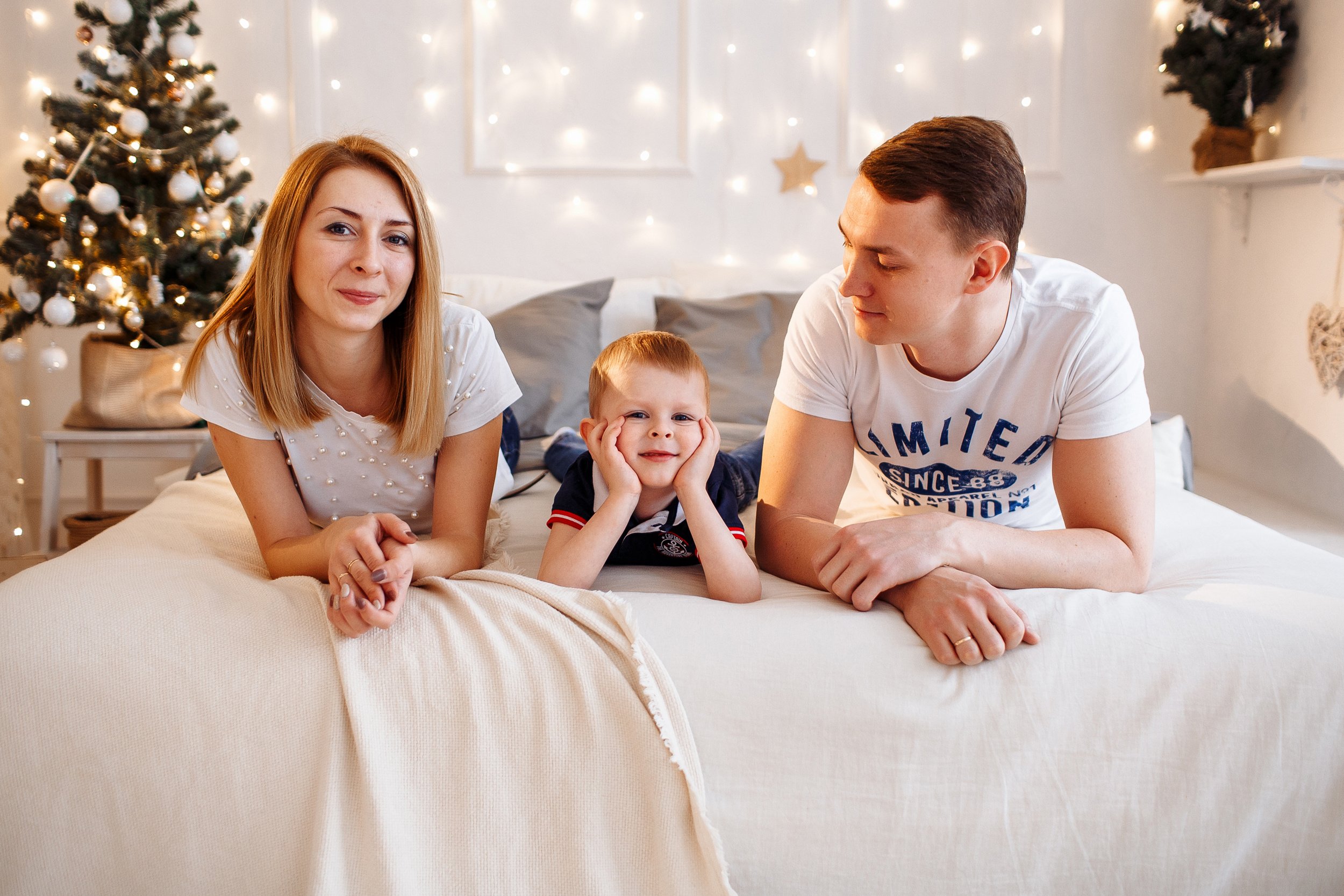 Непоседа Дима и его родители. Свадебный и семейный фотограф в Твери, Москве, Санкт-Петербурге