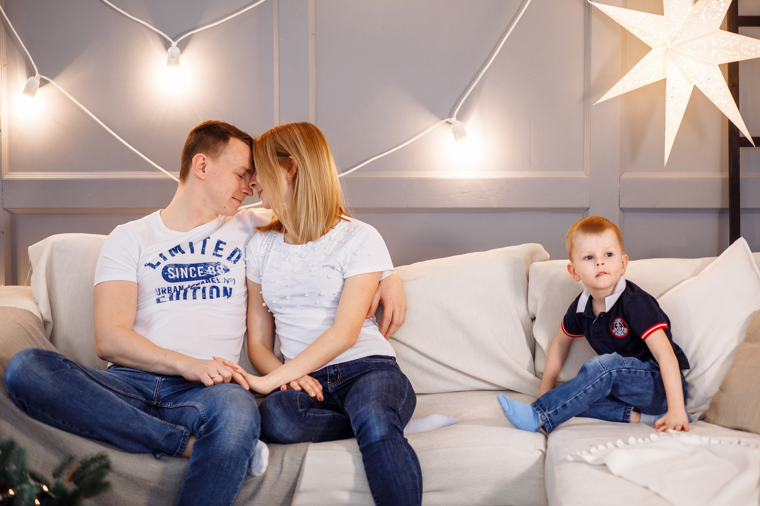 Непоседа Дима и его родители. Свадебный и семейный фотограф в Твери, Москве, Санкт-Петербурге