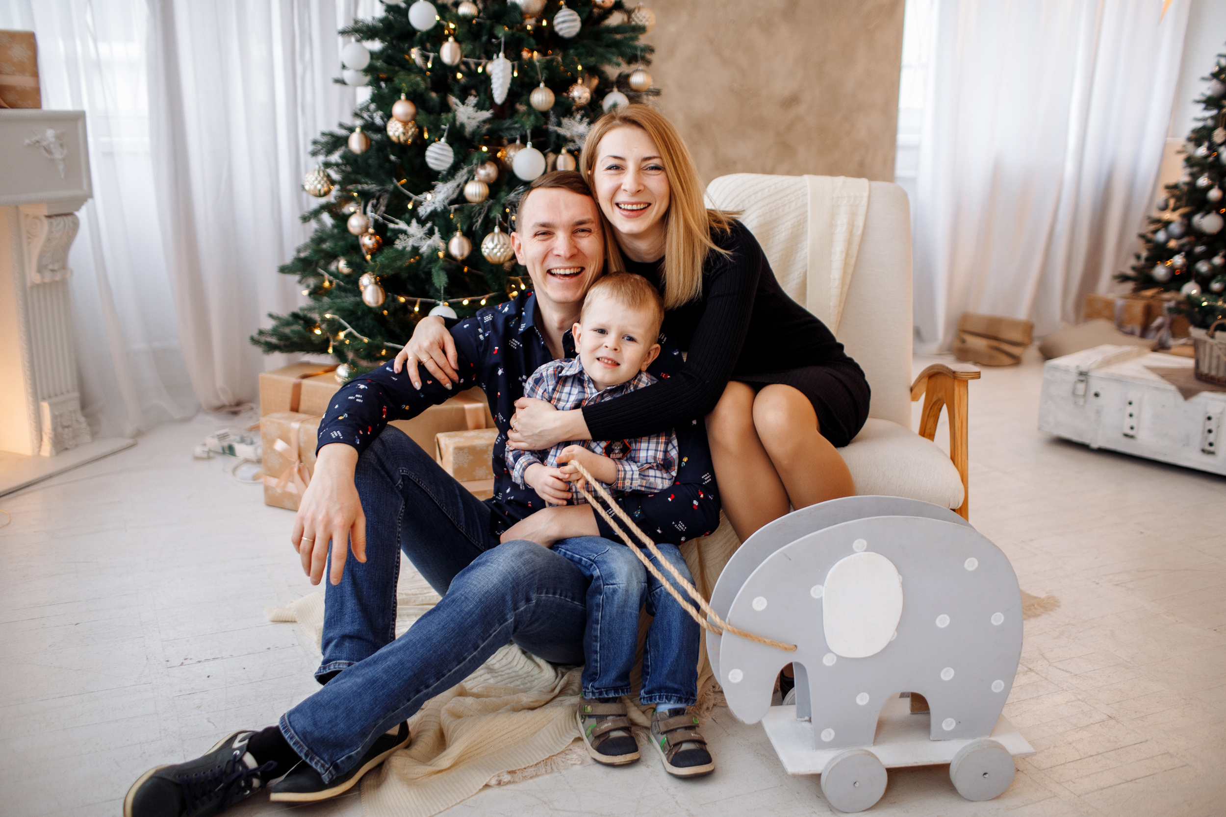 Непоседа Дима и его родители. Свадебный и семейный фотограф в Твери, Москве, Санкт-Петербурге