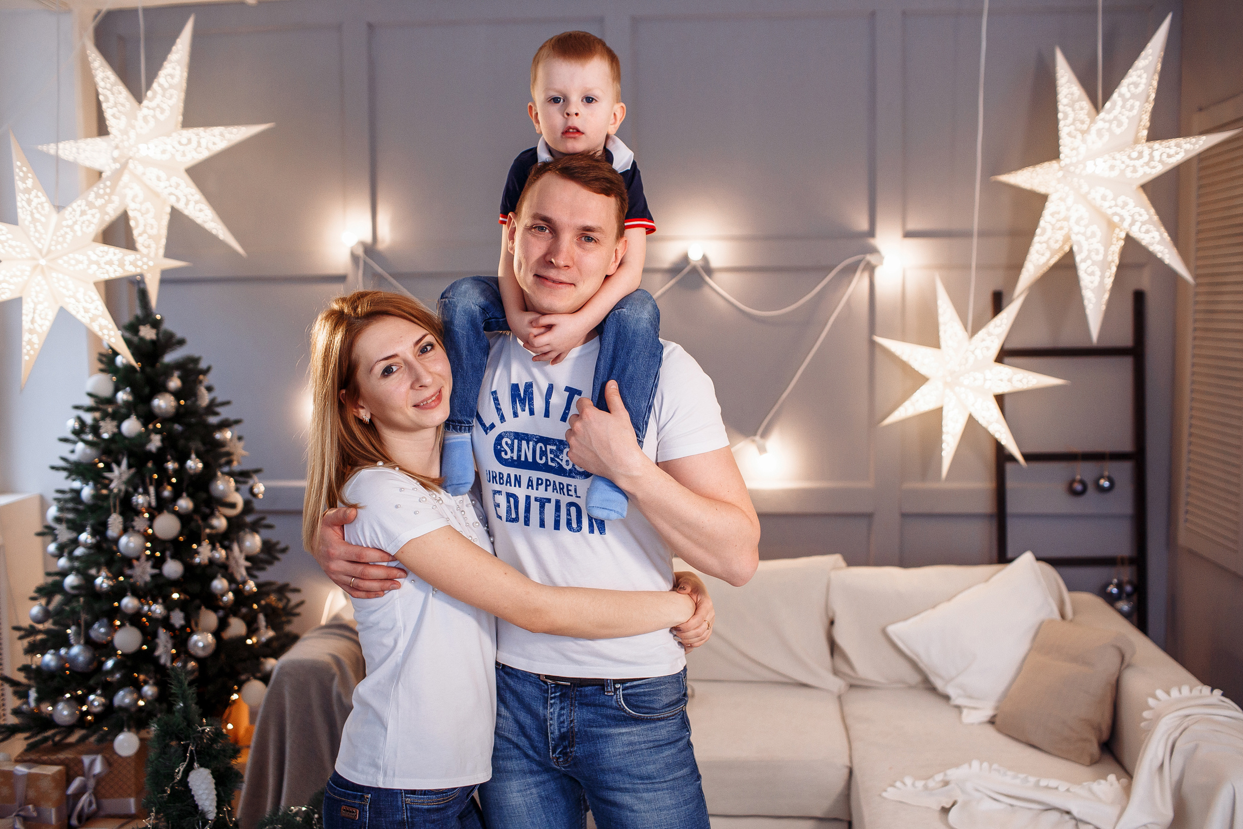 Непоседа Дима и его родители. Свадебный и семейный фотограф в Твери, Москве, Санкт-Петербурге