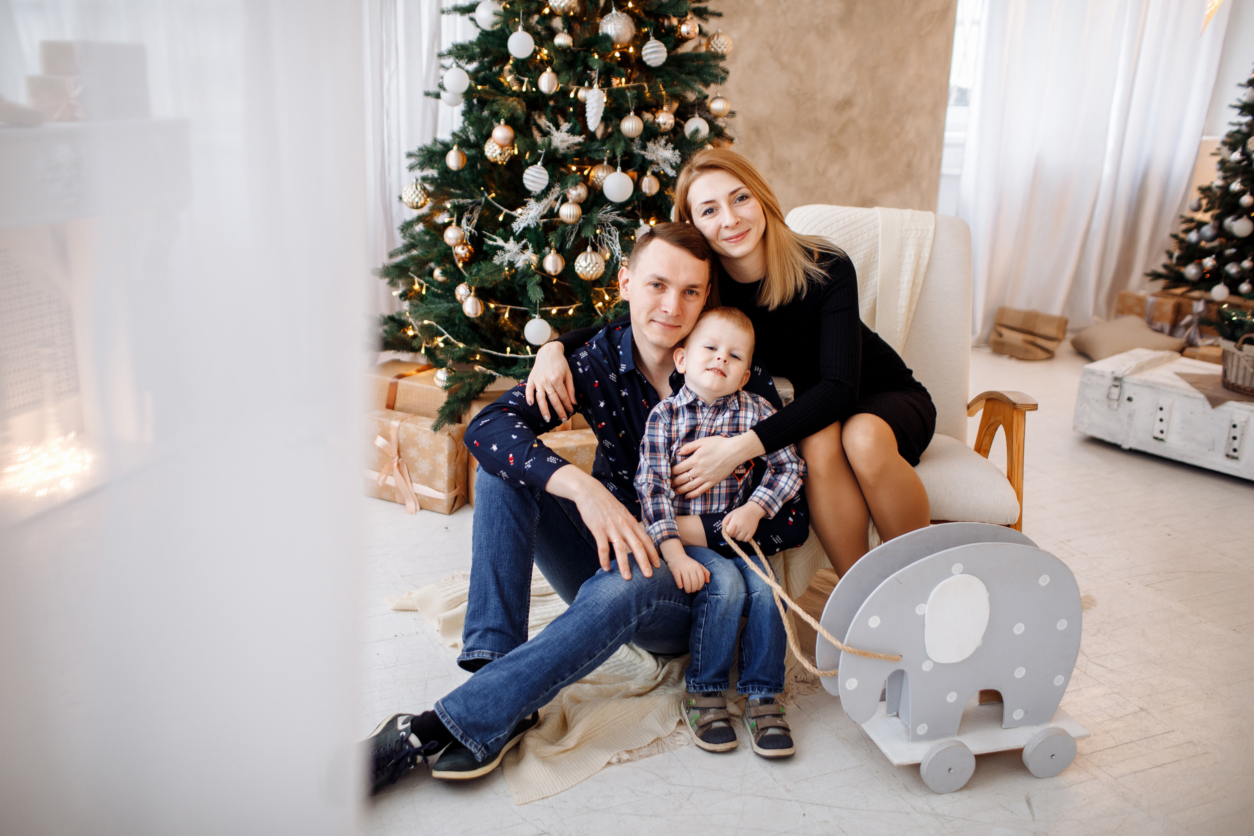 Непоседа Дима и его родители. Свадебный и семейный фотограф в Твери, Москве, Санкт-Петербурге