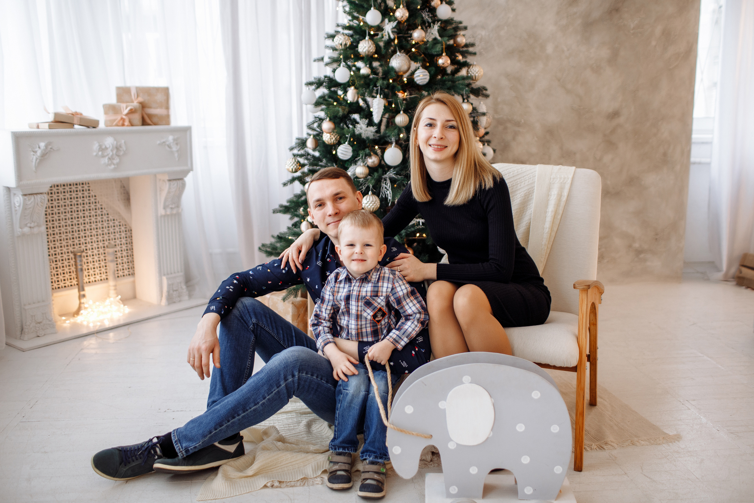 Непоседа Дима и его родители. Свадебный и семейный фотограф в Твери, Москве, Санкт-Петербурге